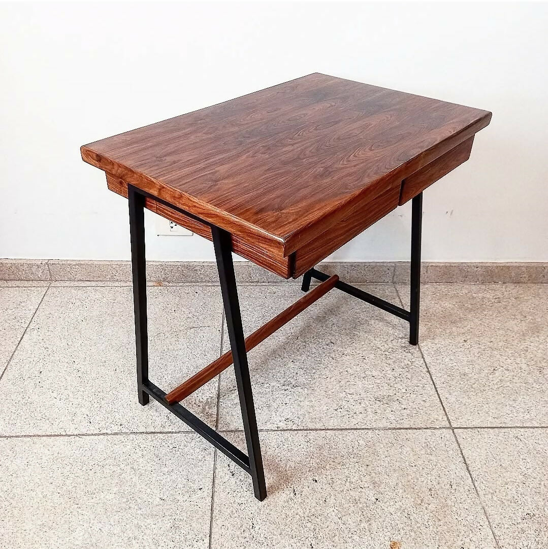 ESCRIVANINHA EM JACARANDÁ E FERRO ANOS 60