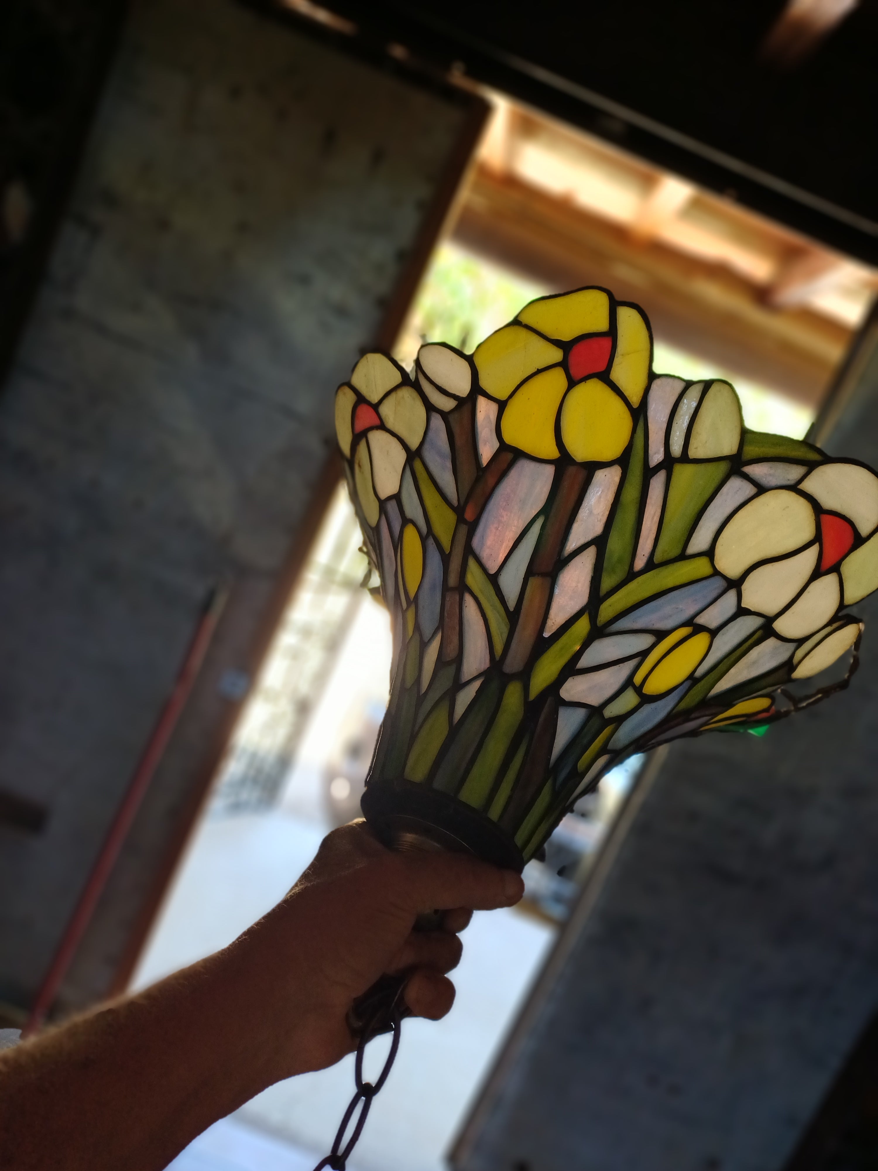 Tiffany pendente reprodução com vidros originais com motivos florais 