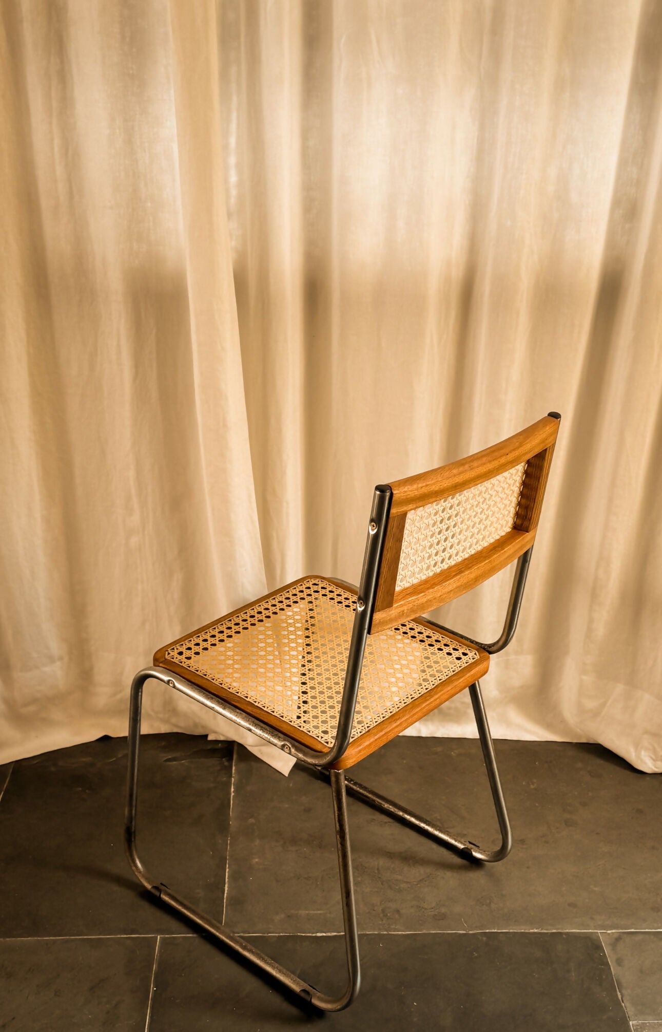 Cadeira tubular estilo cesca