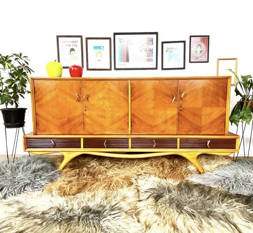 Buffet anos 50 em caviuna