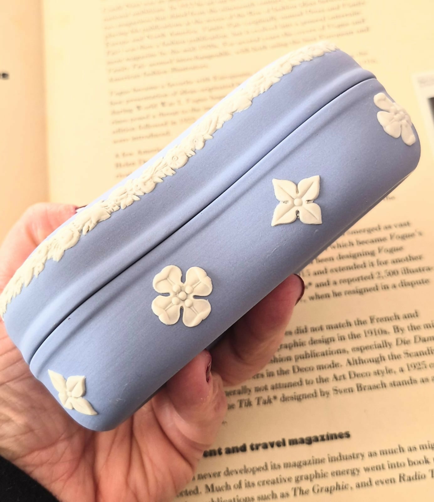 Caixa porta joias em jasperware inglês Wedgwood. Maravilhosa!