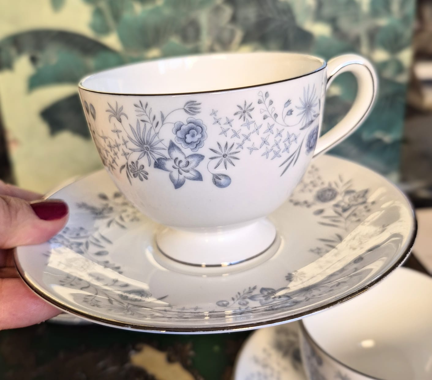 Conjunto de 10 maravilhosas xícaras de chá em porcelana Fine Bone China vintage (meados dos anos 70) Wedgwood no delicado e chiquíssimo padrão Belle Fleur