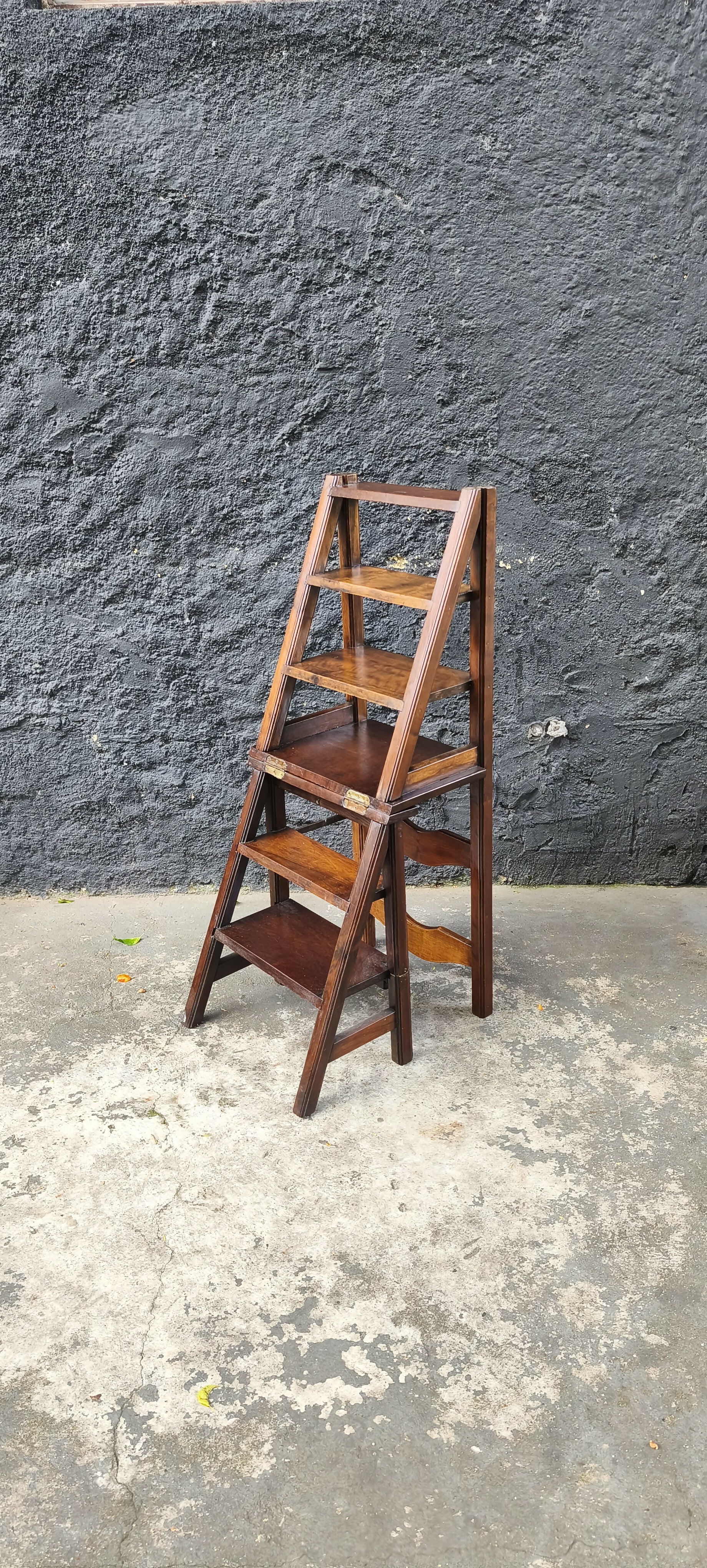 Cadeira Escada em Imbuia