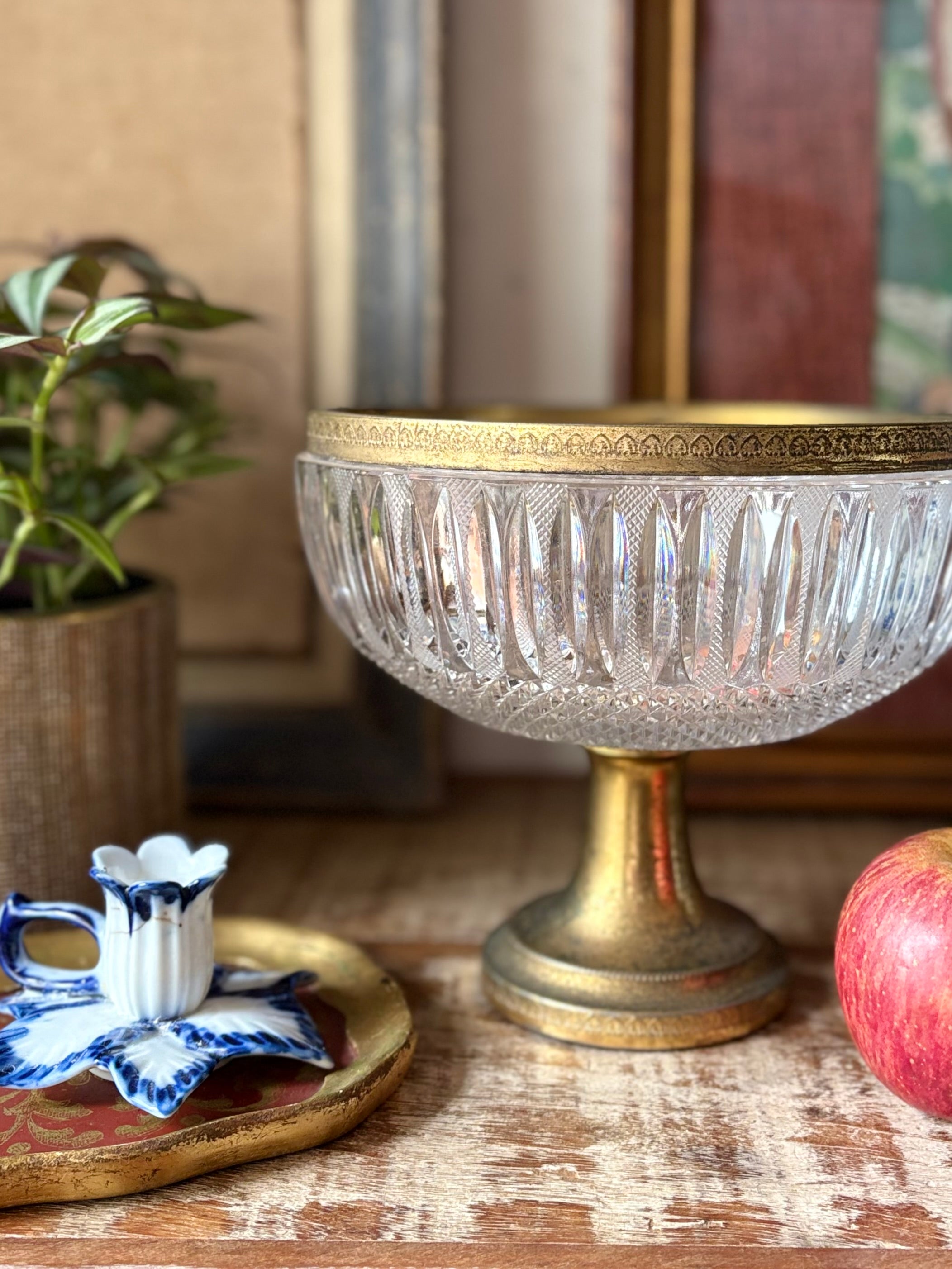 Centro de mesa ou fruteira em cristal e metal dourado 