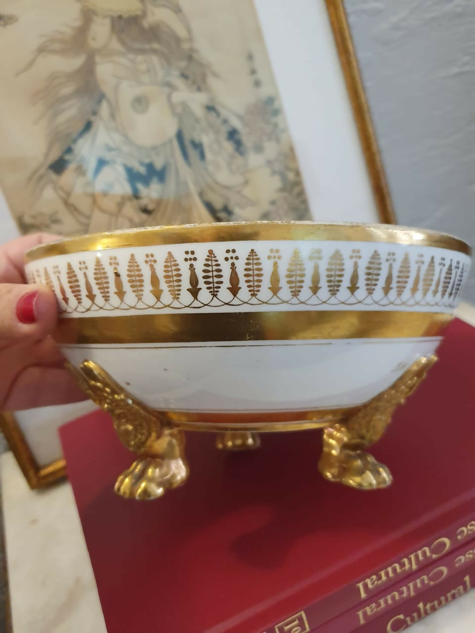 Jardiniére ou centro de mesa com pés em forma de garra de águia, em porcelana do séc XIX Estilo Império (Napoleão III)