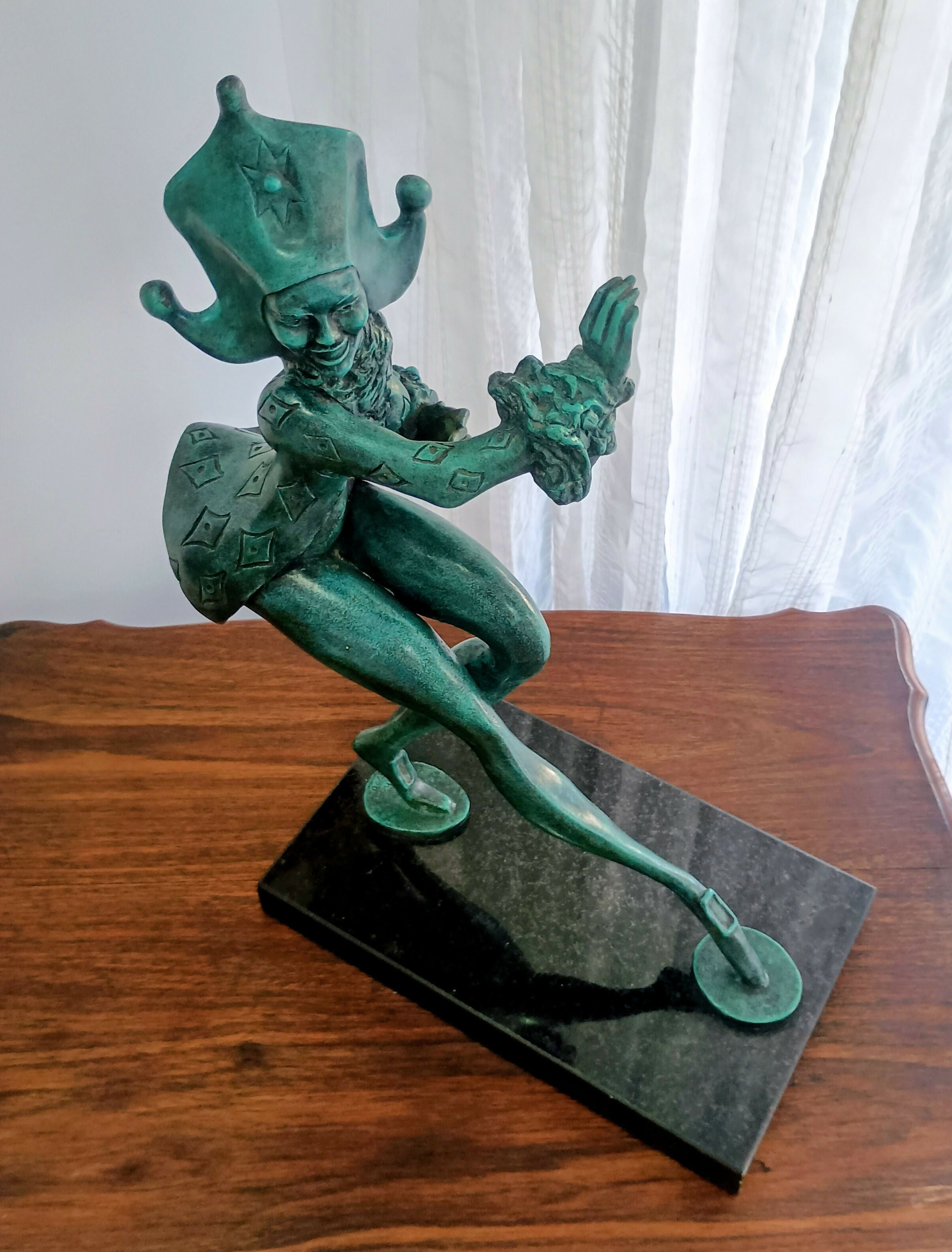 ESCULTURA EM BRONZE – SÉRIE “MULHERES DE LAN”