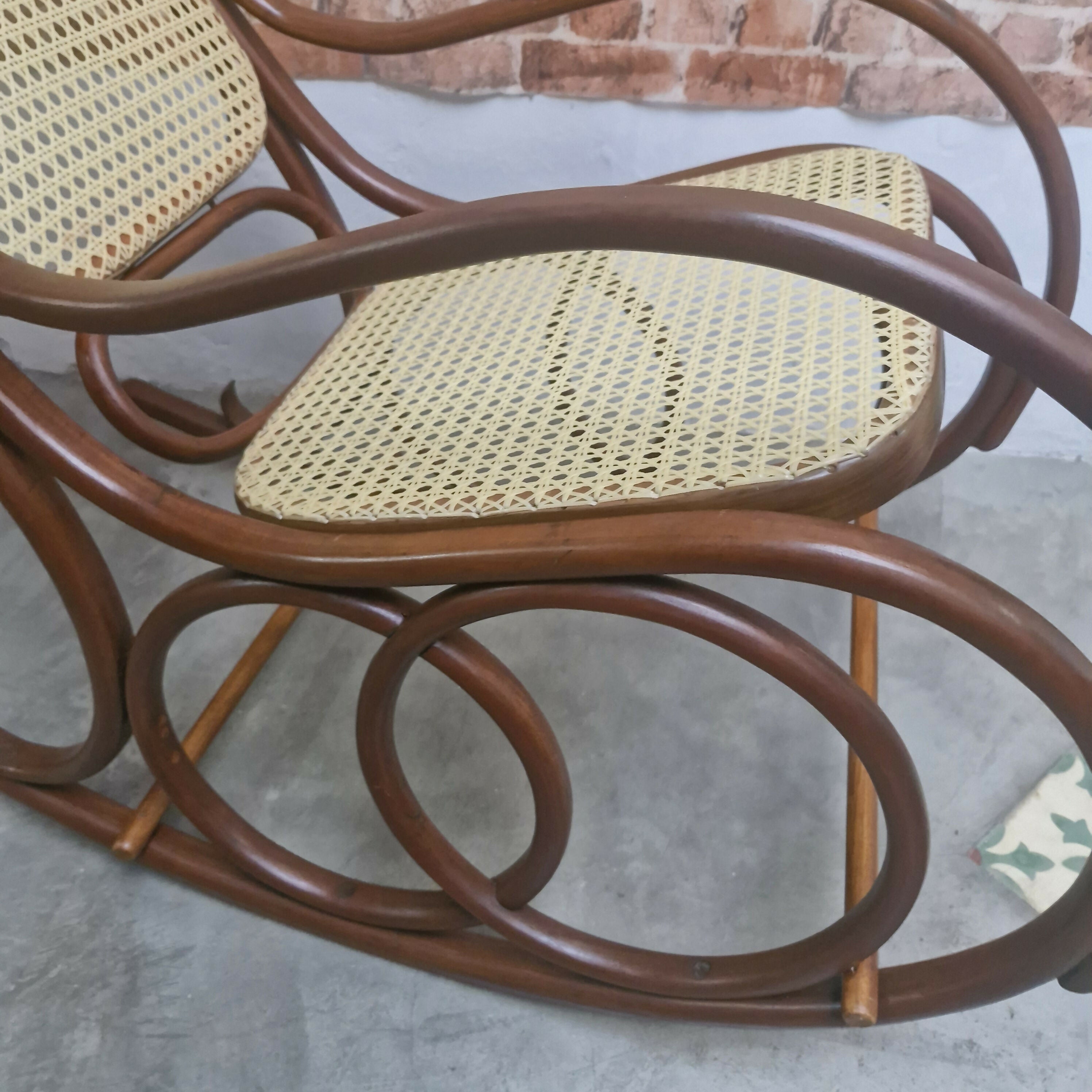 Cadeira de balanço Thonart