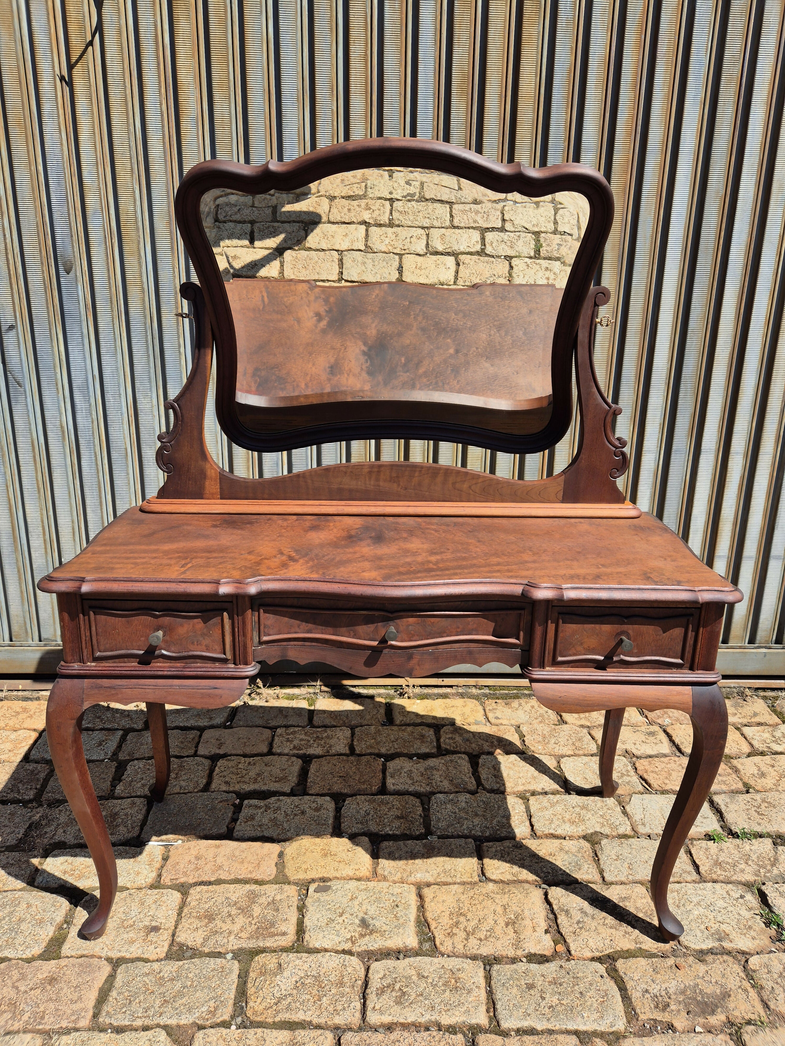 Penteadeira provençal anos 50