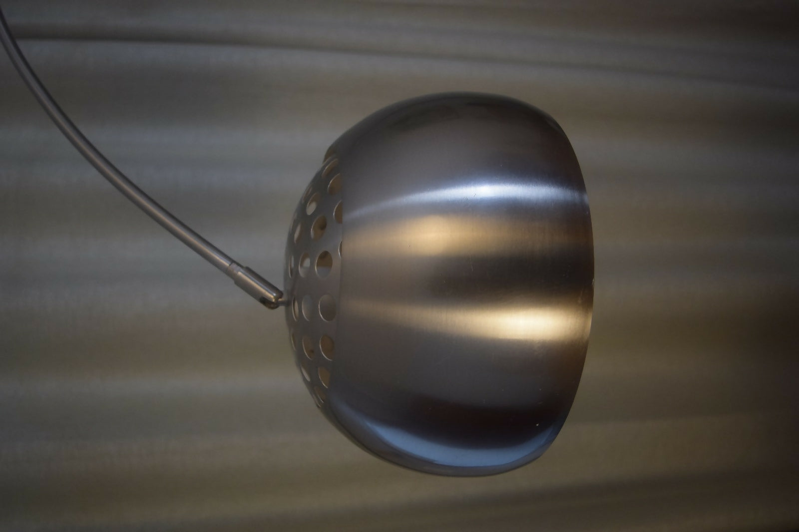 Luminária Phoenix – Rivatti Arc Lamp | Base em mármore