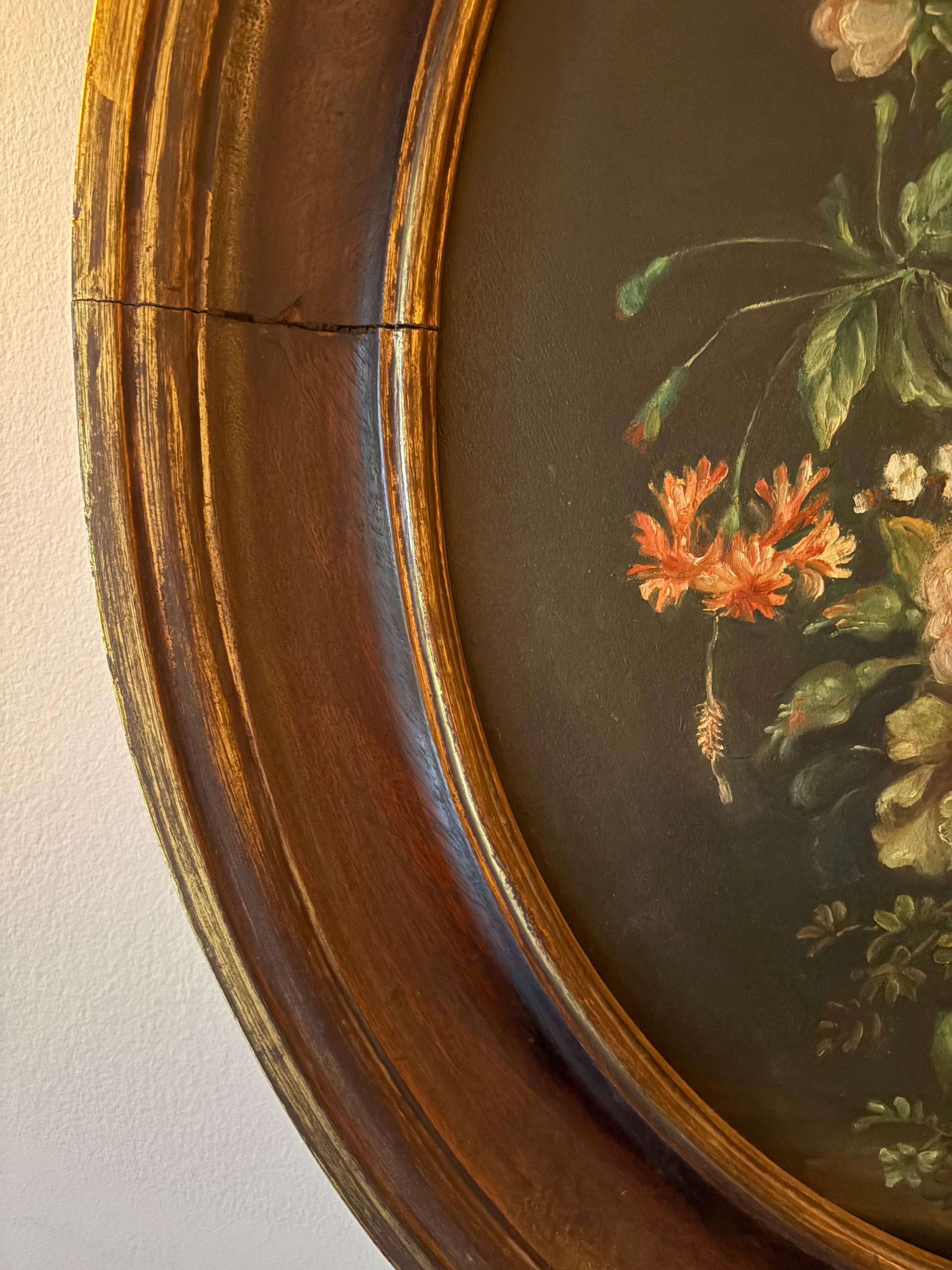Quadro redondo com flores com moldura em madeira 