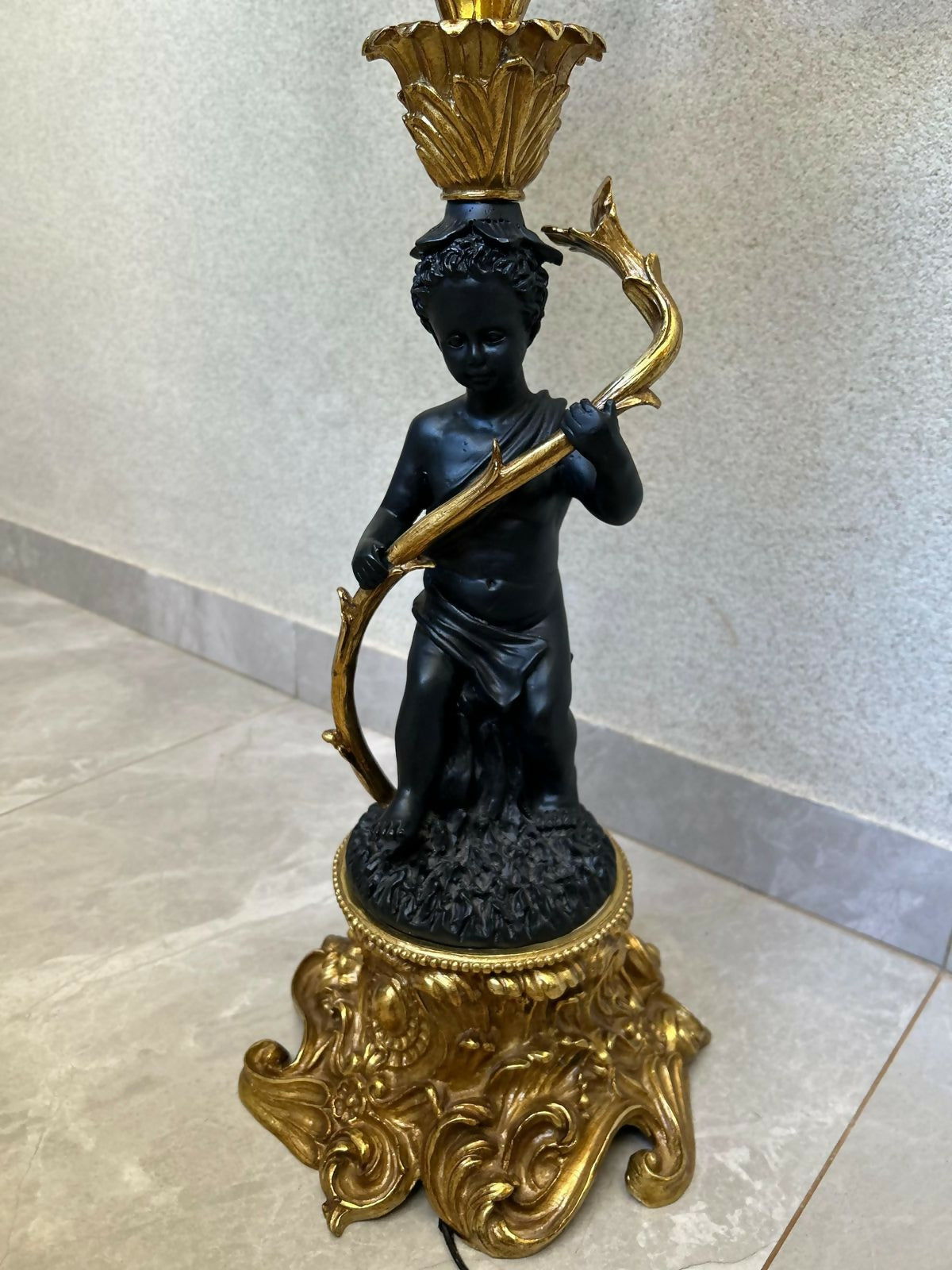 Luminária Candelabro Escultural – Luxo e Arte em um só item!
