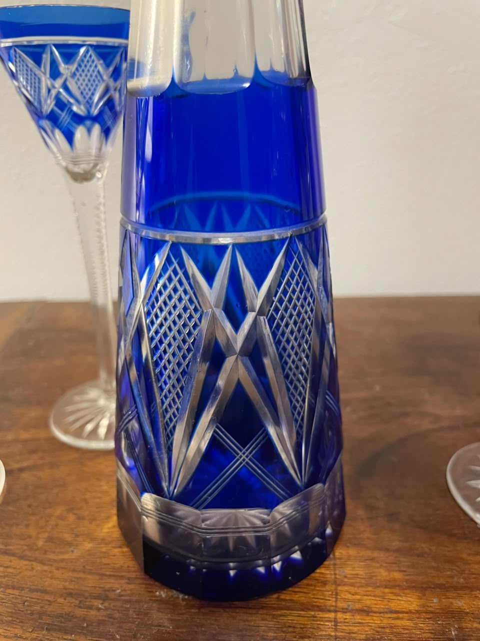 Serviço de cristal francês azul para licor: Garrafa e 5 cálices