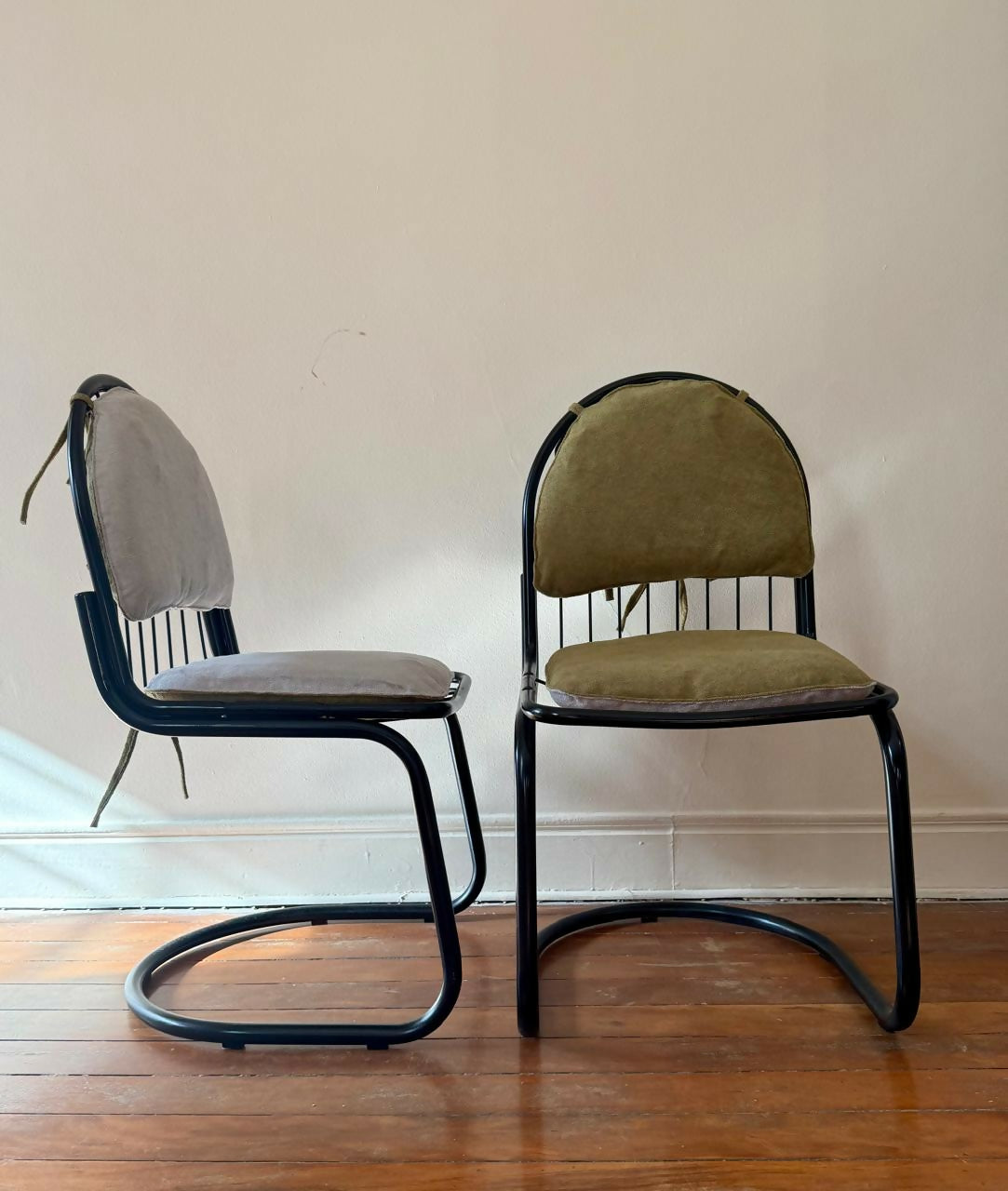 3 Cadeiras Tubular anos 80 (valor unitário)