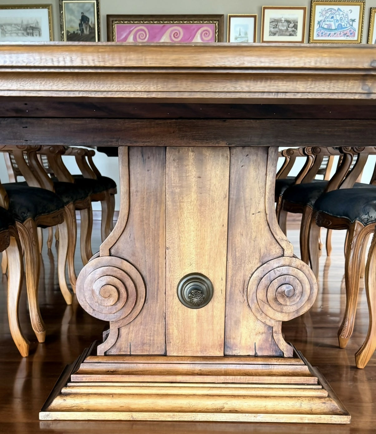 Espetáculo!! Mesa de jantar com 12 cadeiras