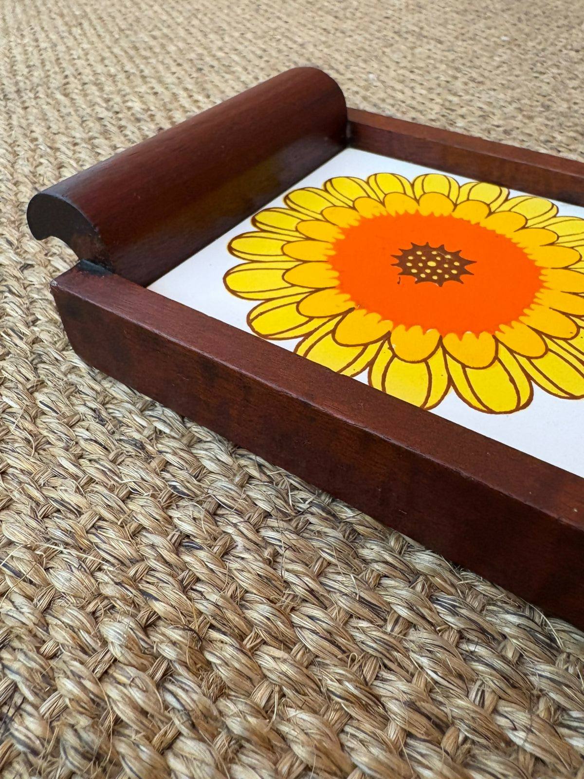 Bandeja P em jacarandá e azulejos