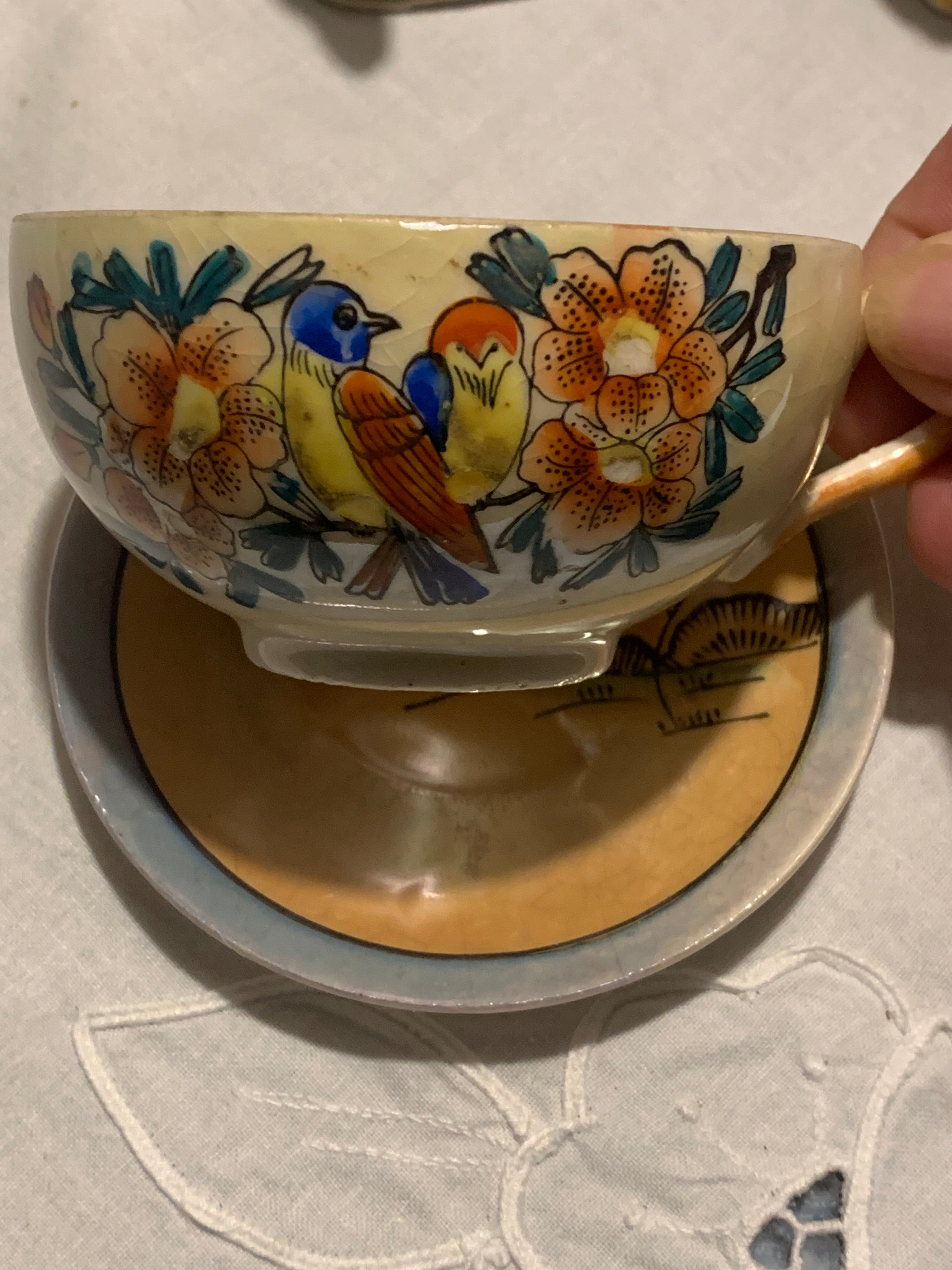 Linda e delicadíssima xícara de chá em porcelana casca de ovo japonesa