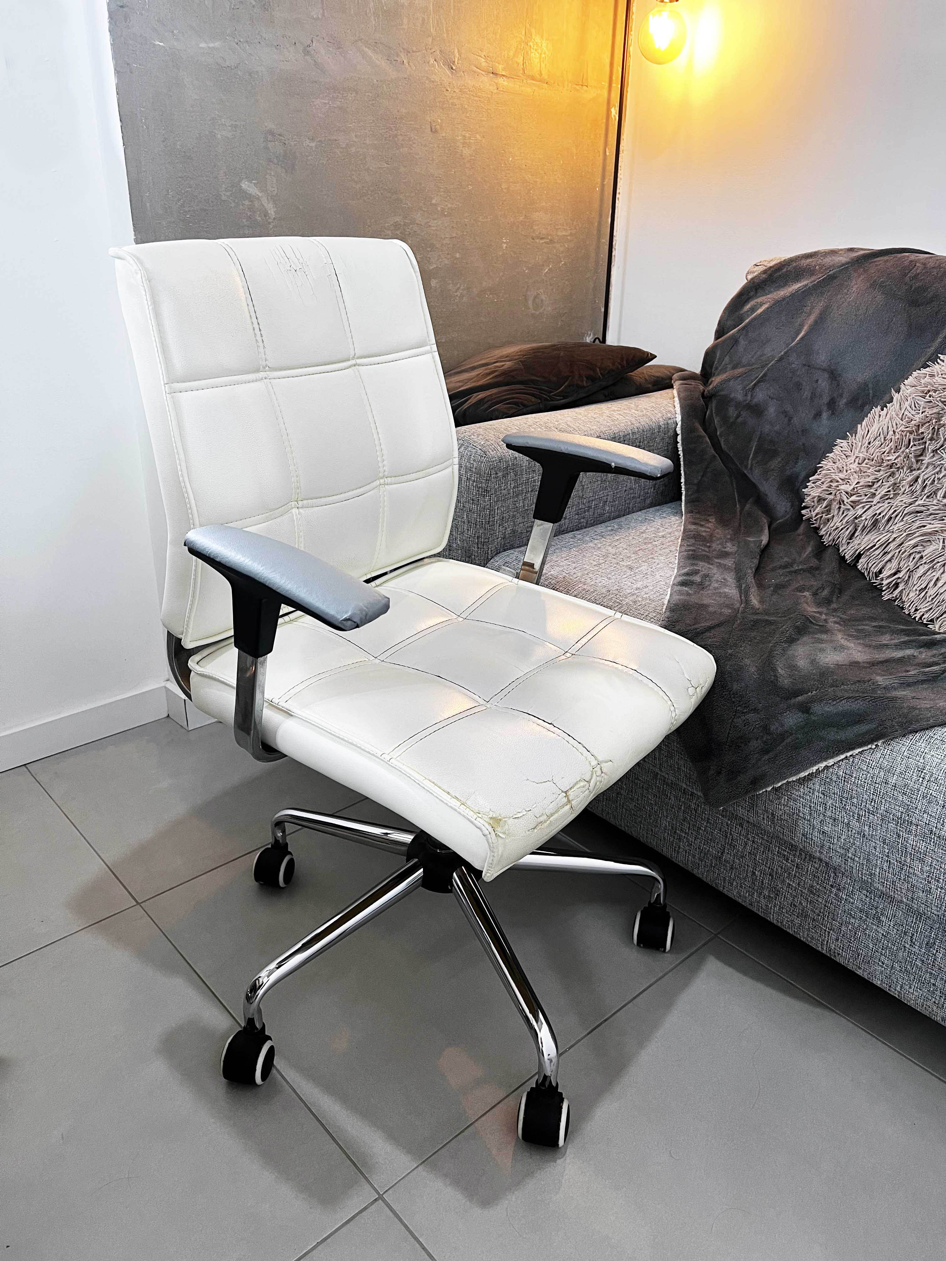 2 poltronas cadeiras escritório home office giratórias rodinhas