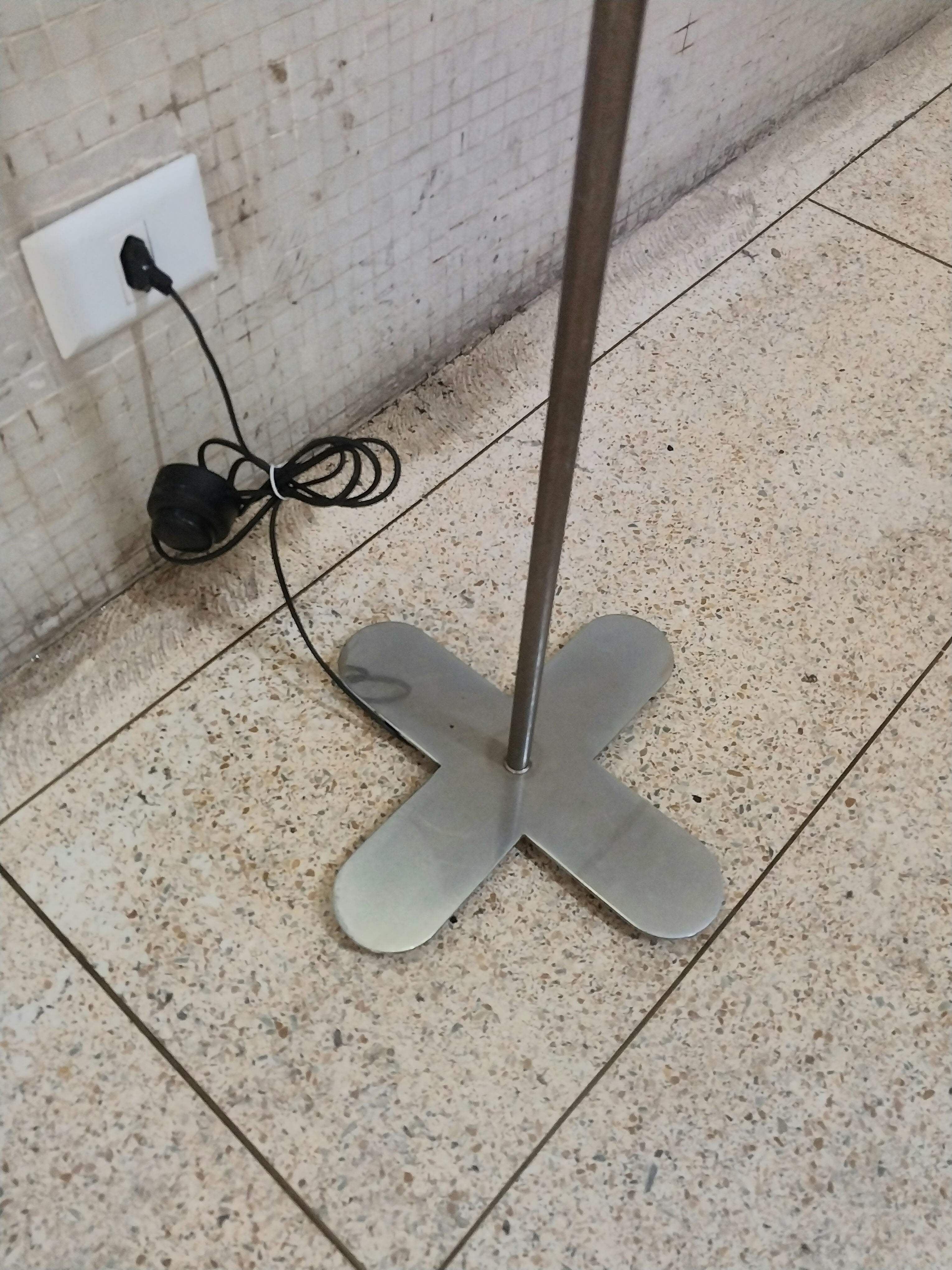 Luminária de Chão Vintage em Metal