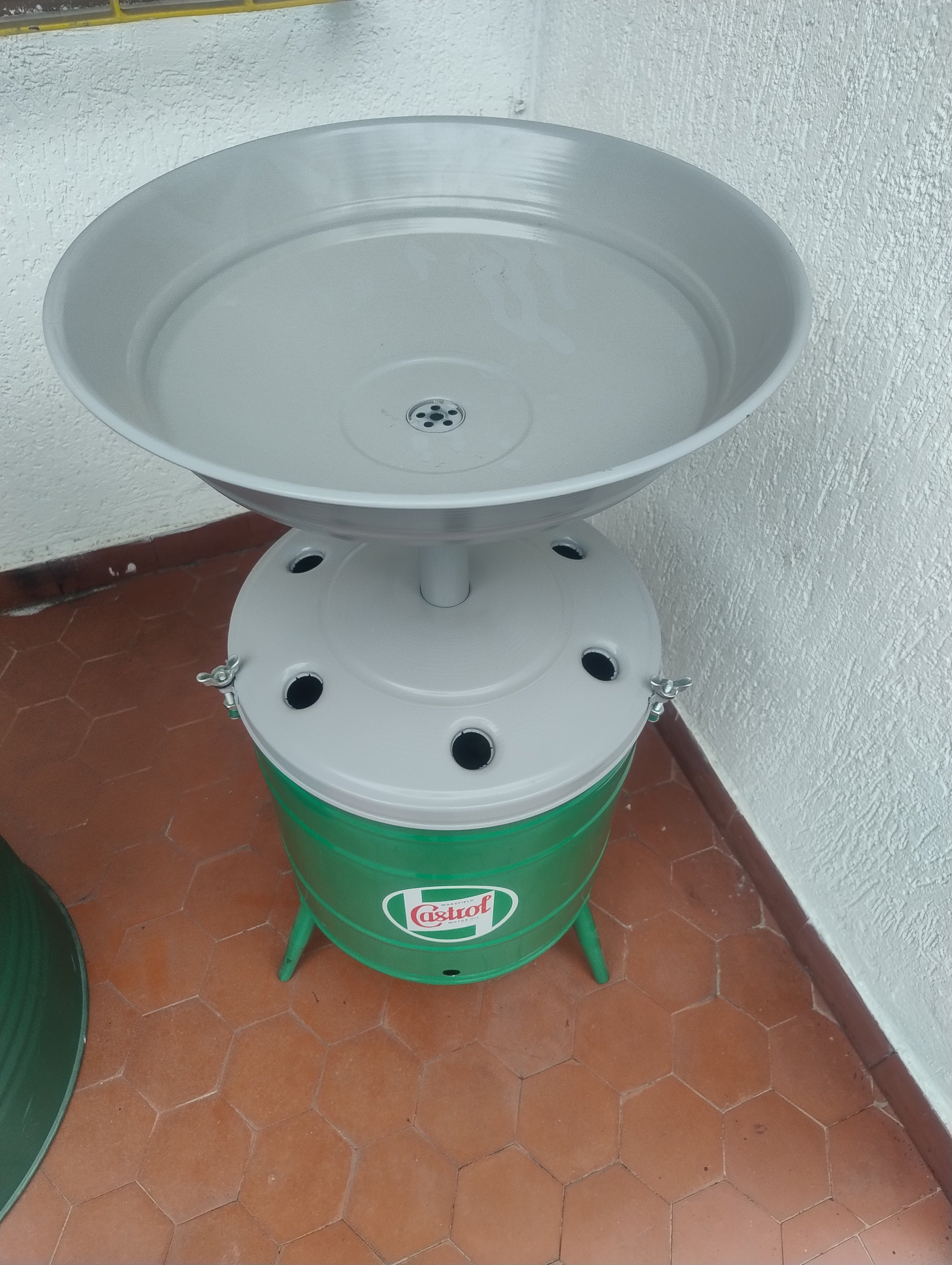 Poltrona Castrol Tambor com Pingadeira