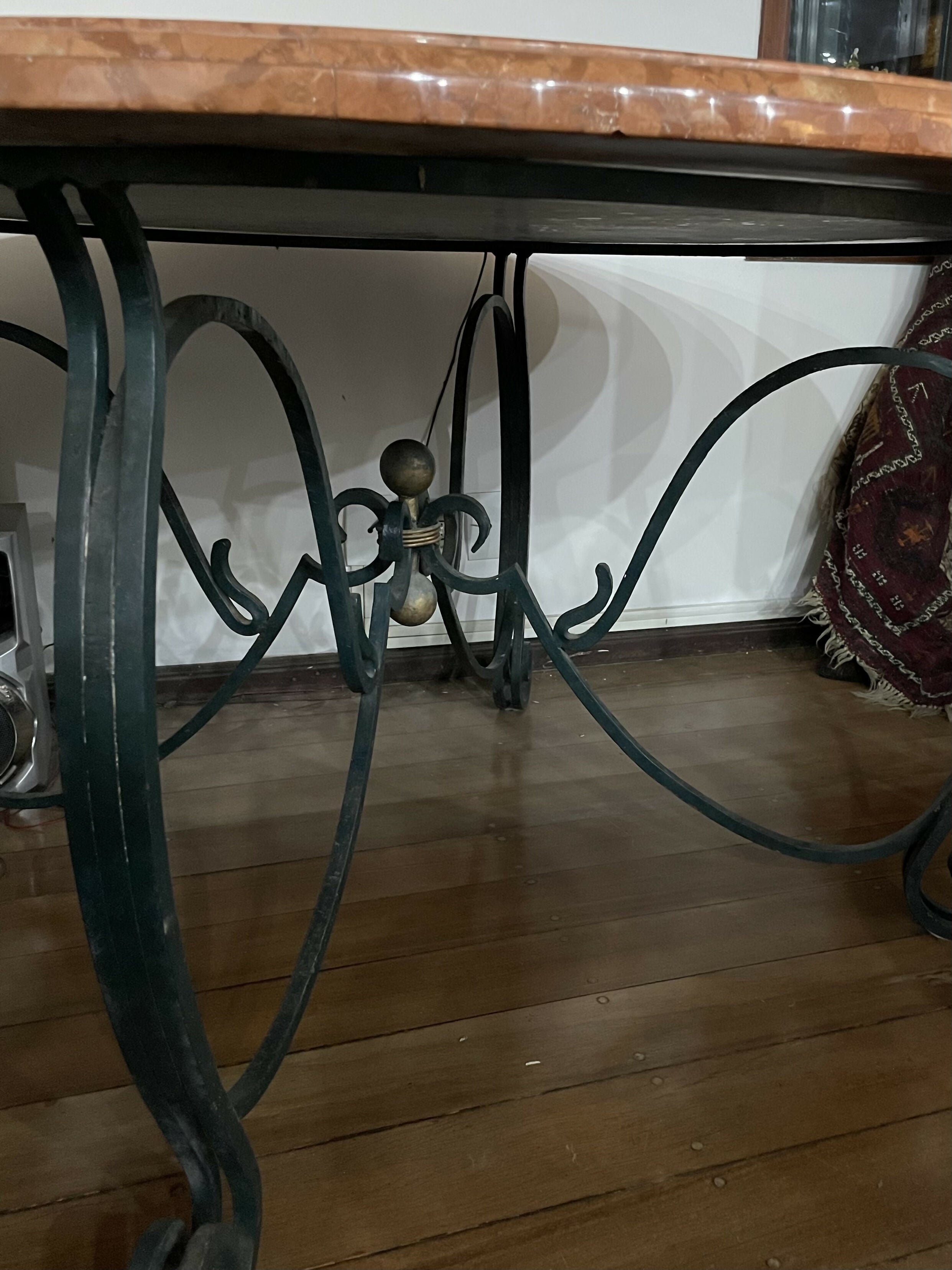 Mesa de Jantar Redonda em mármore Rosso Verona