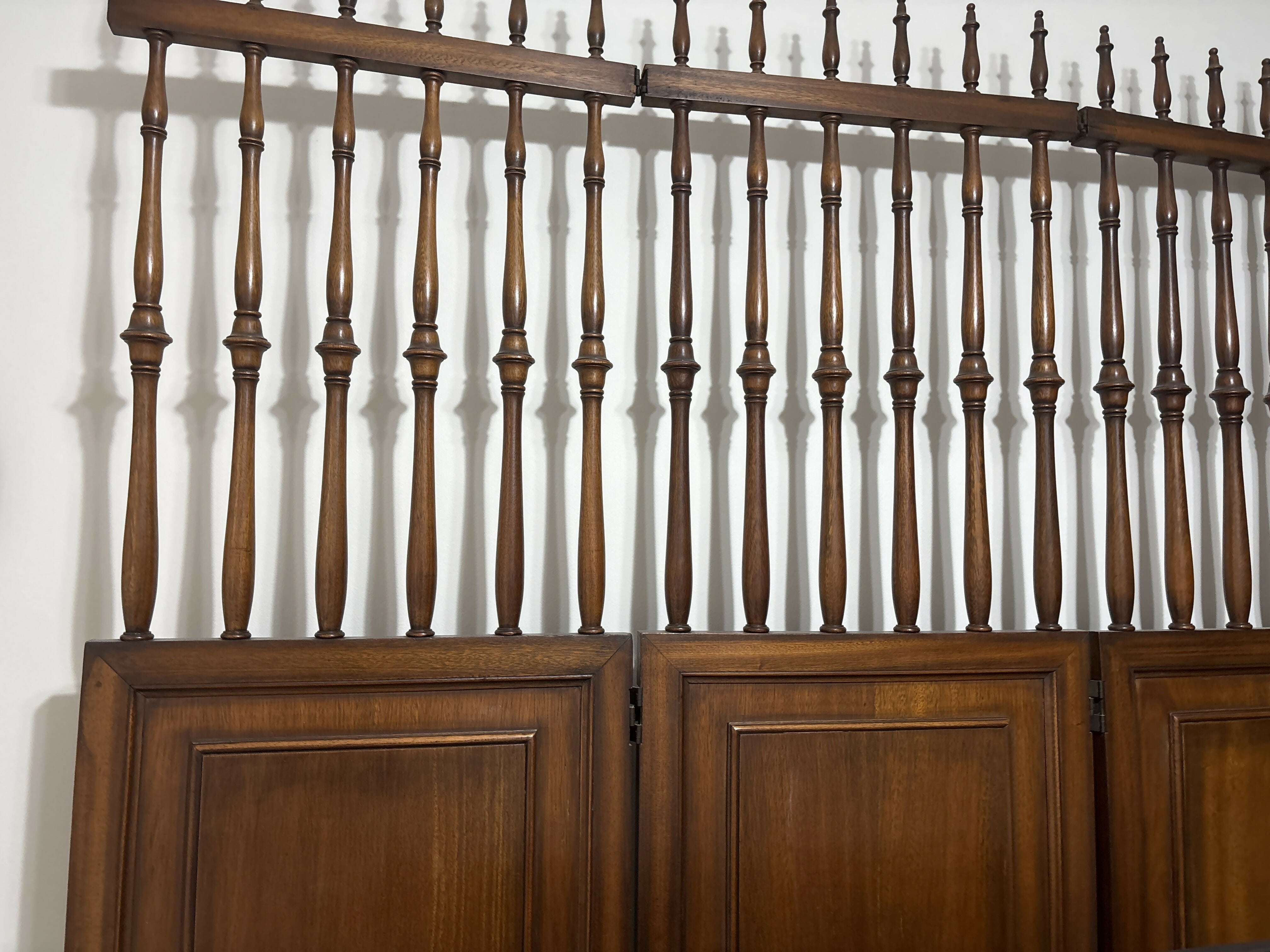 Biombo de madeira com 4 folhas