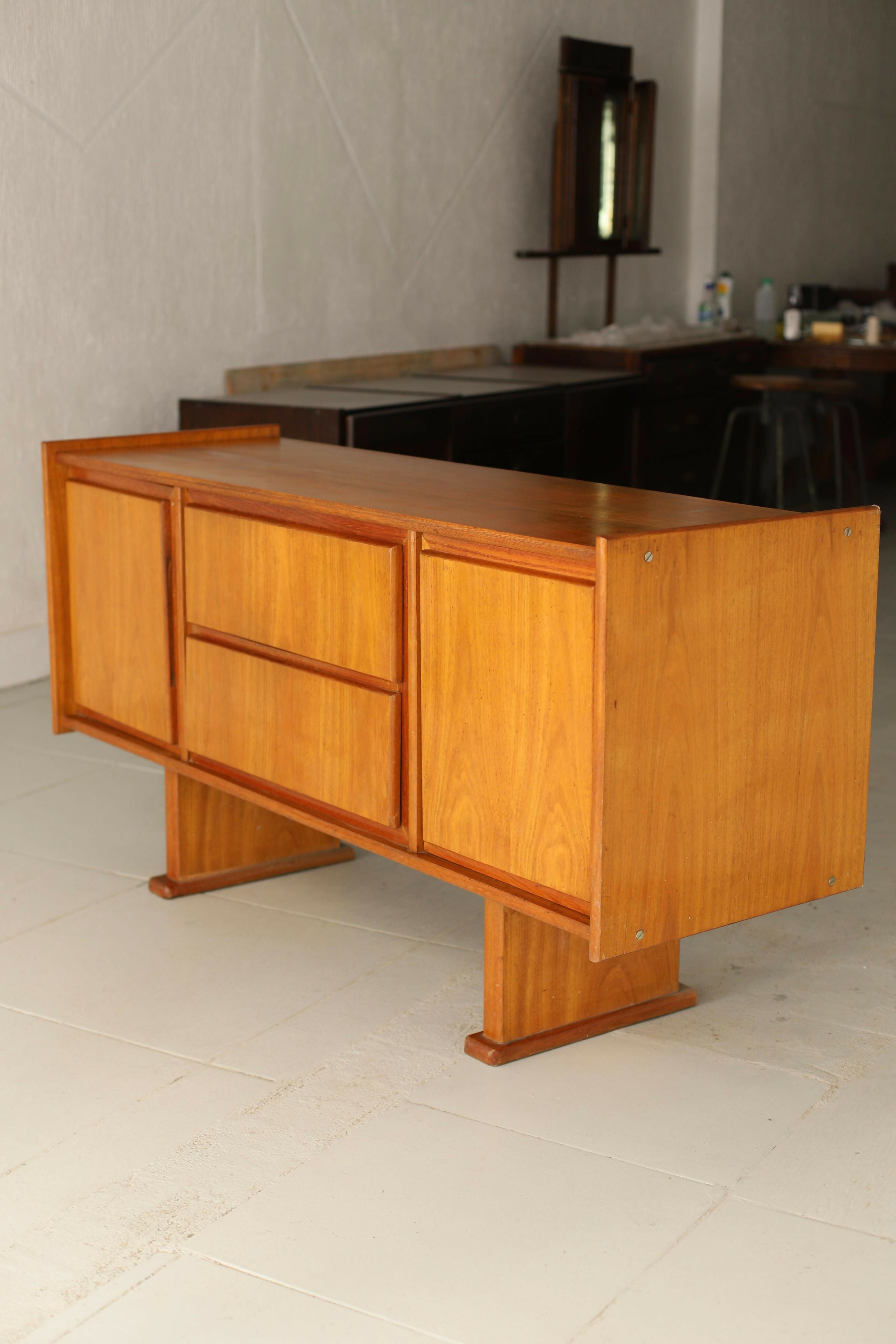Buffet mid century cerejeira