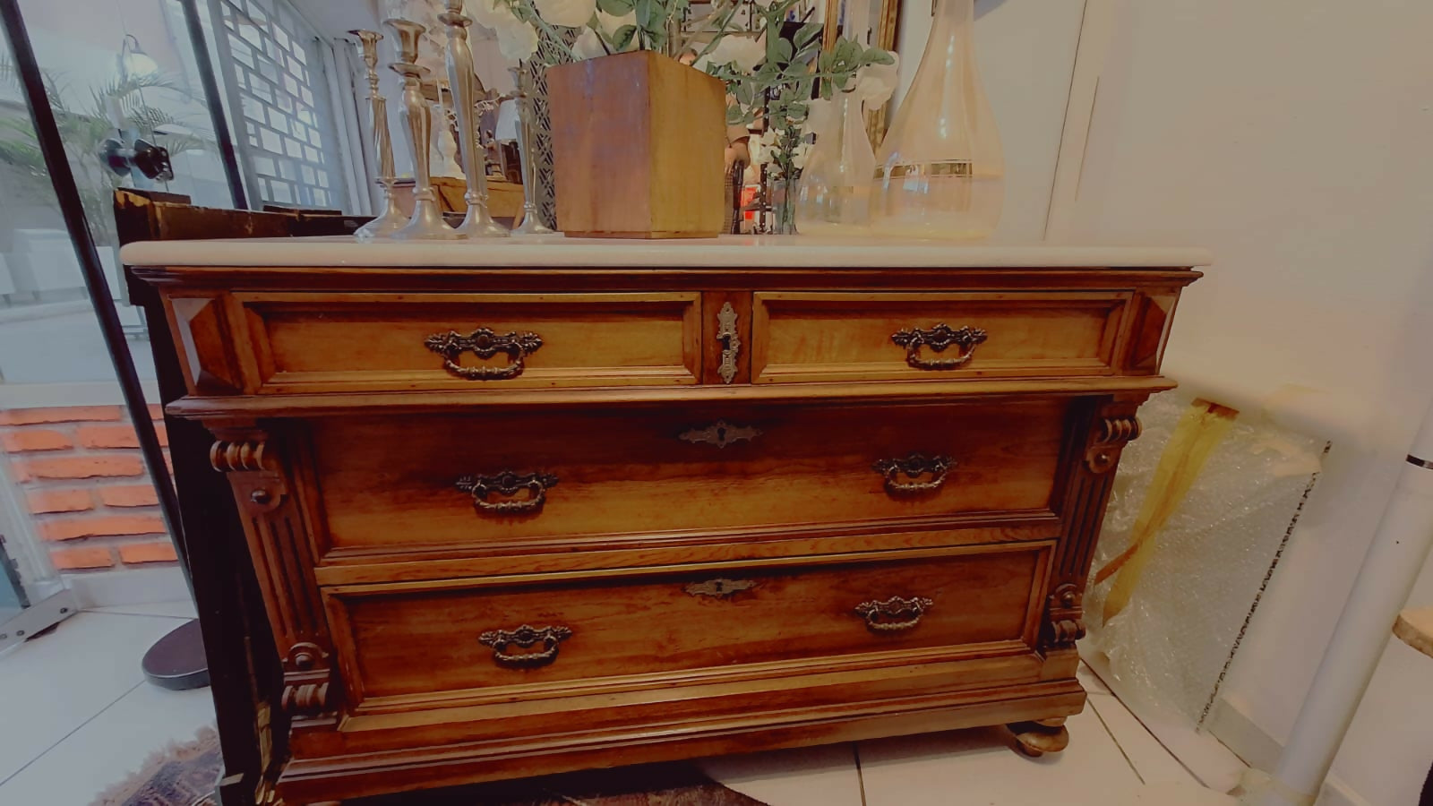 CÔMODA ESTILO IMPÉRIO - Madeira Imbuía