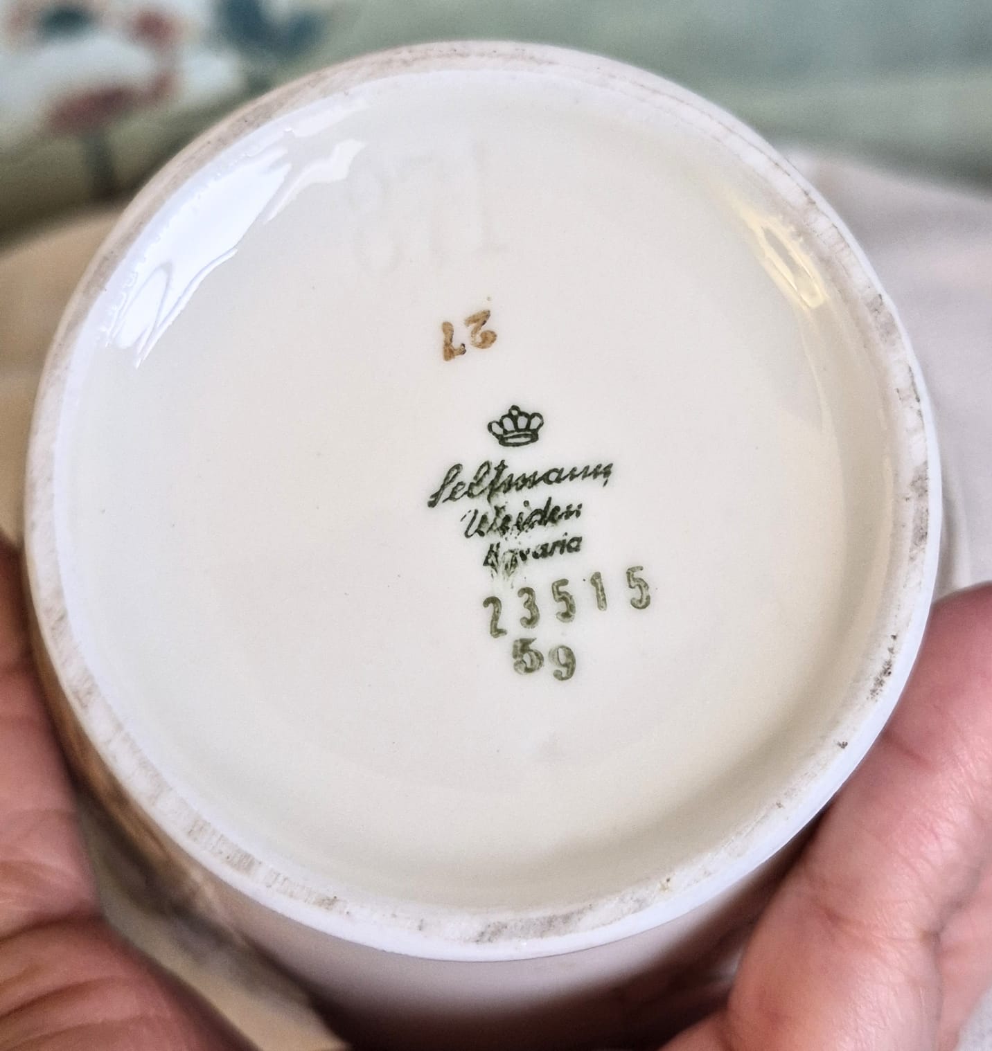 Potiche lindo, e em perfeito estado,  todo dourado à ouro, em porcelana vintage alemã Seltmann Weiden.  Maravilhoso!