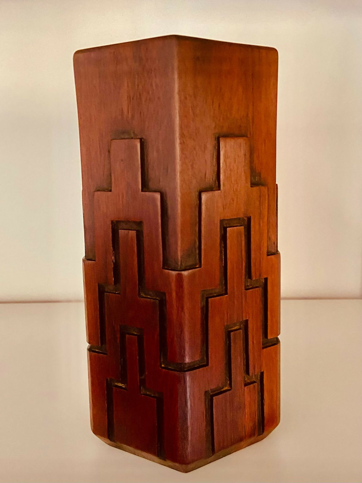 Vaso sextavado em jacarandá (anos 60/70) (DMPS_059)