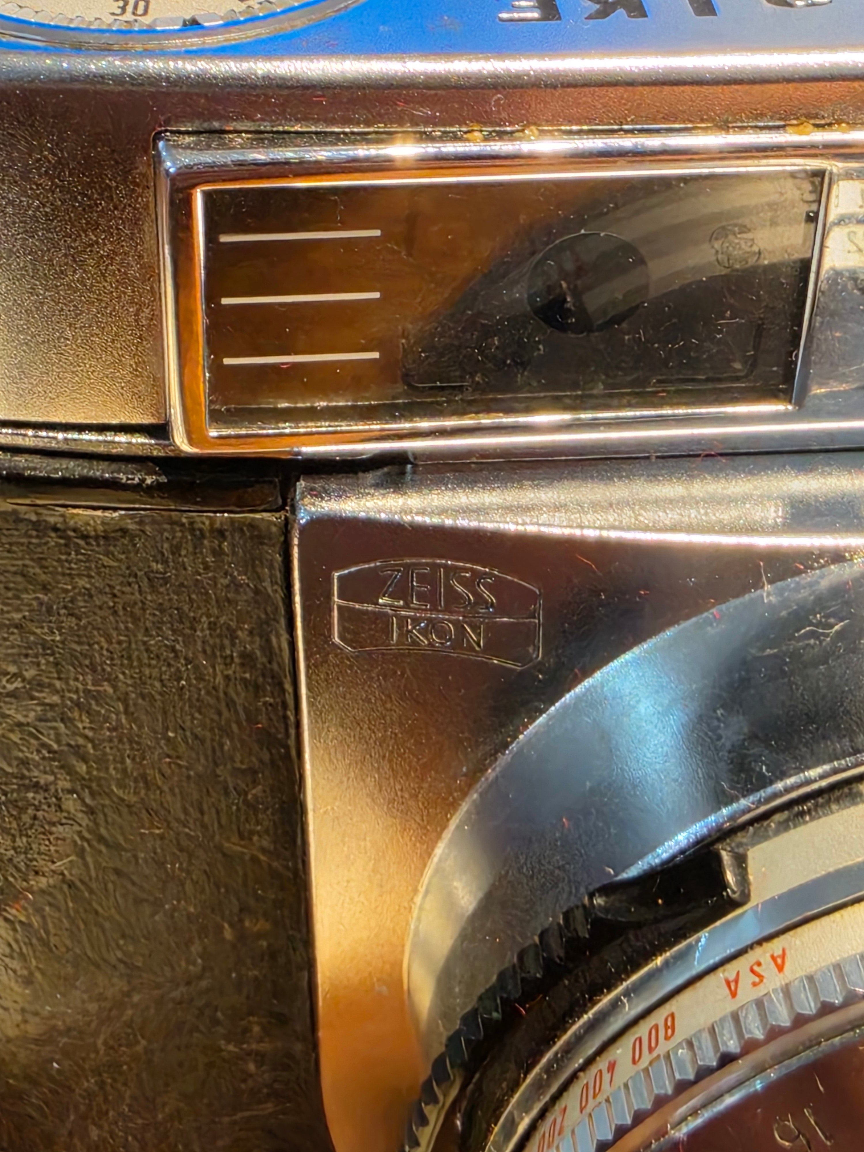 Câmera fotográfica, década de 50, Contenssa LKE - Zeiss Icon