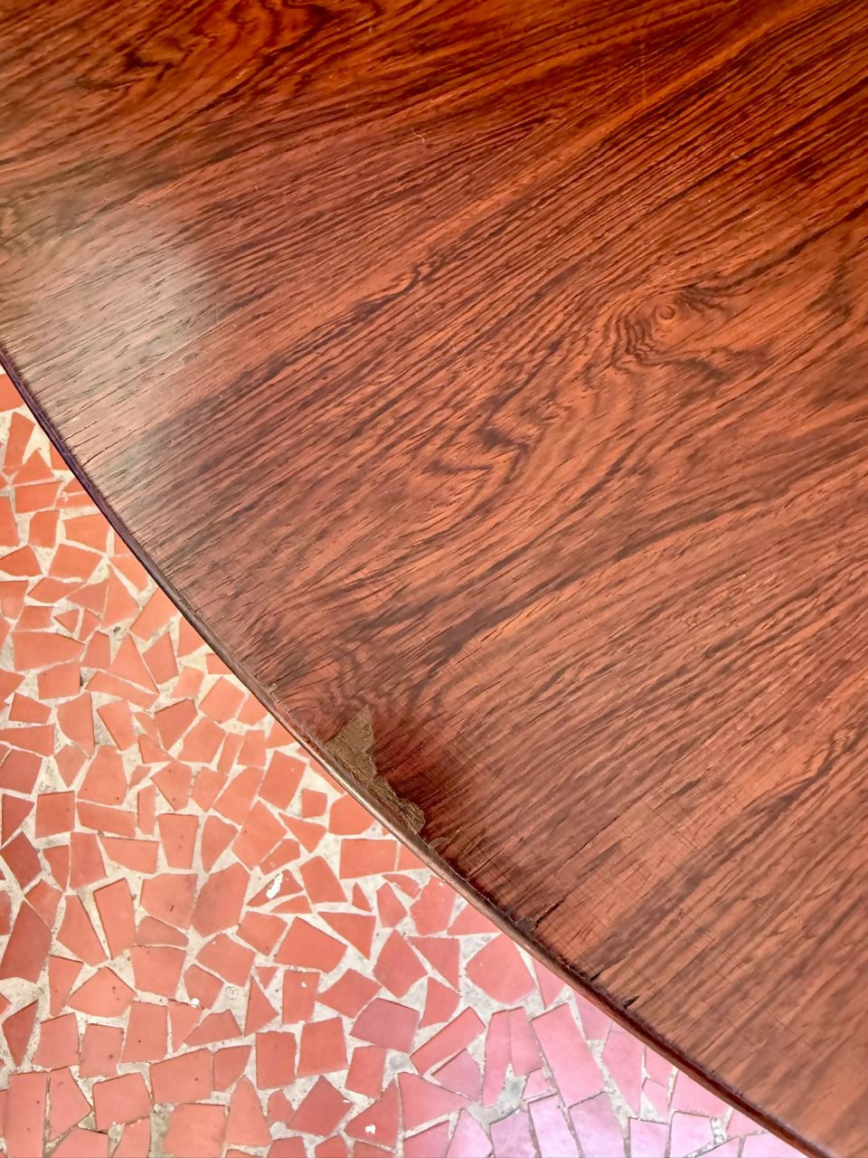 Mesa de jantar redonda em Jacarandá - Ernesto Hauner (Mobilínea)