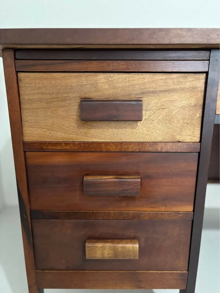 Escrivaninha Imalasa em Imbuia com 4 gavetas