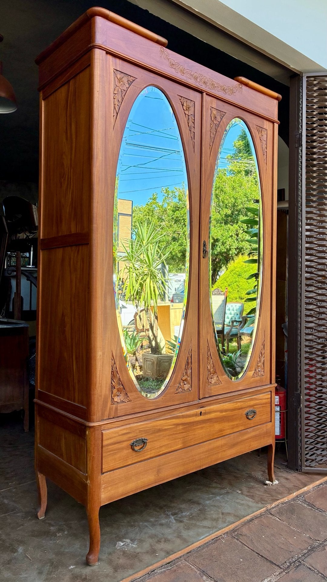 Guarda-Roupa Art Nouveau em Madeira com Espelhos bisotados