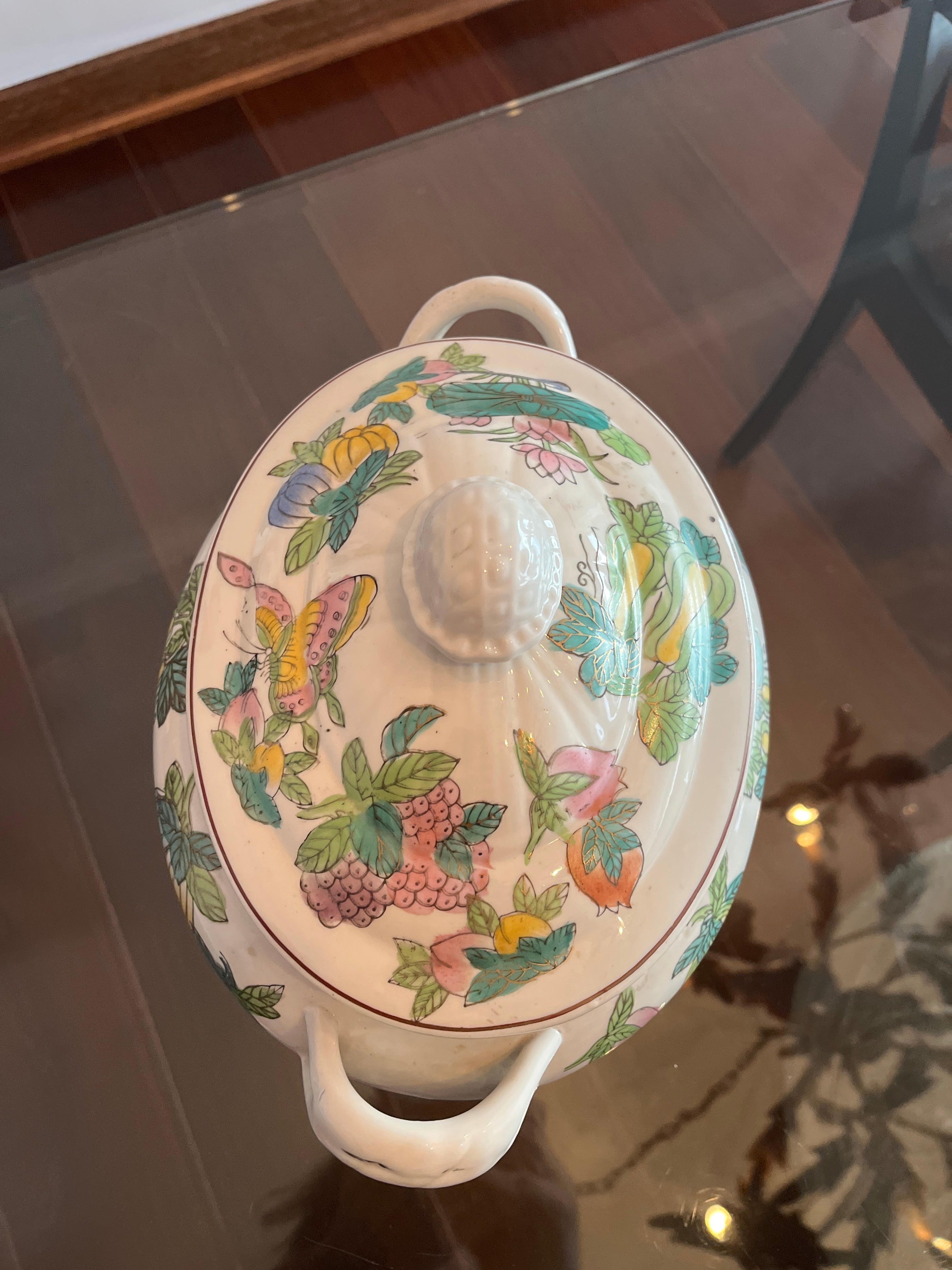 Sopeira chinesa antiga pintada à mão 