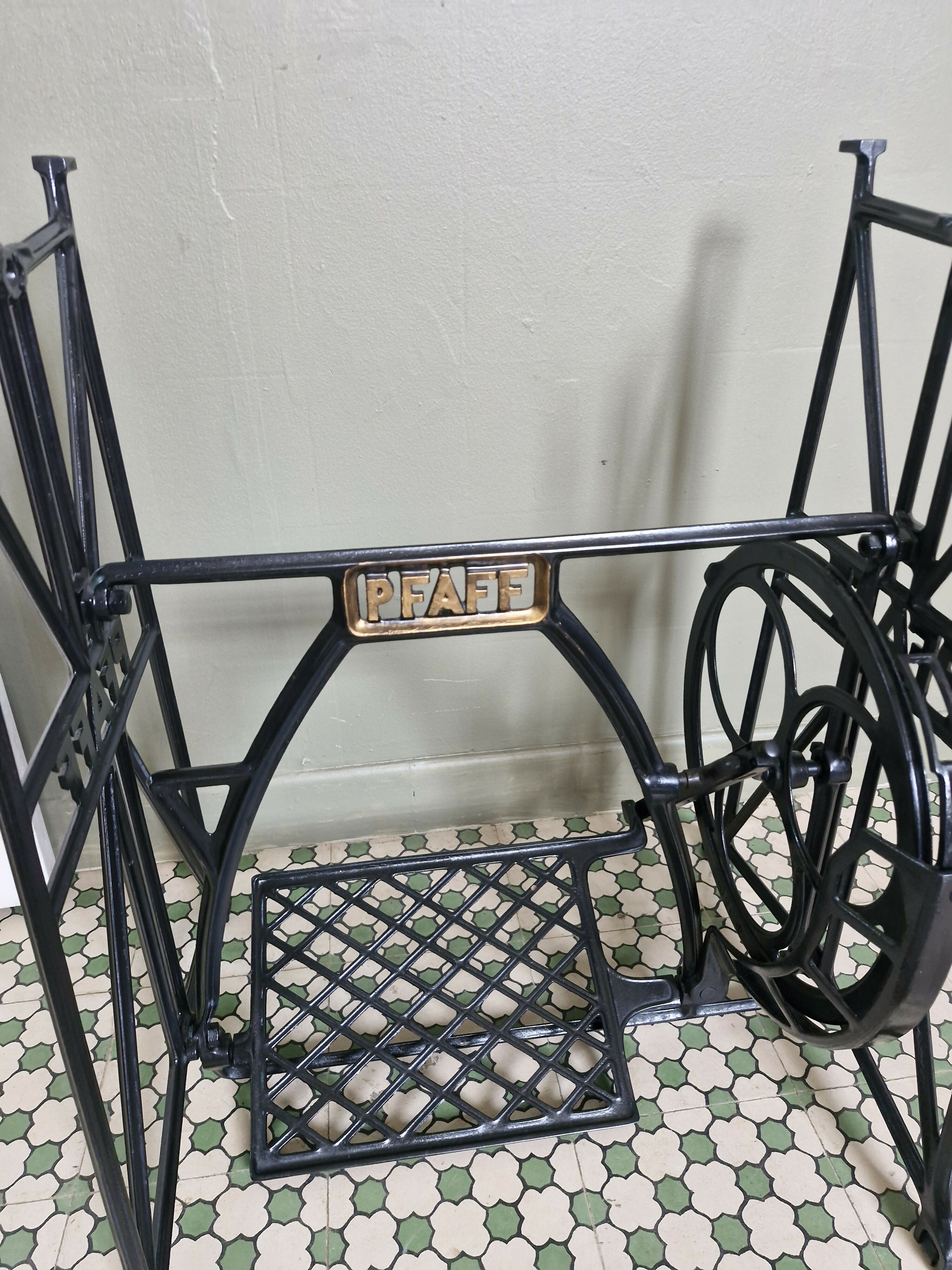 Máquina de costura Pffaf 31