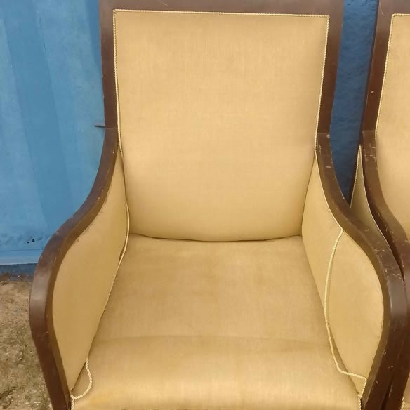 Conjunto com 3 Poltronas clássicas em madeira maciça
