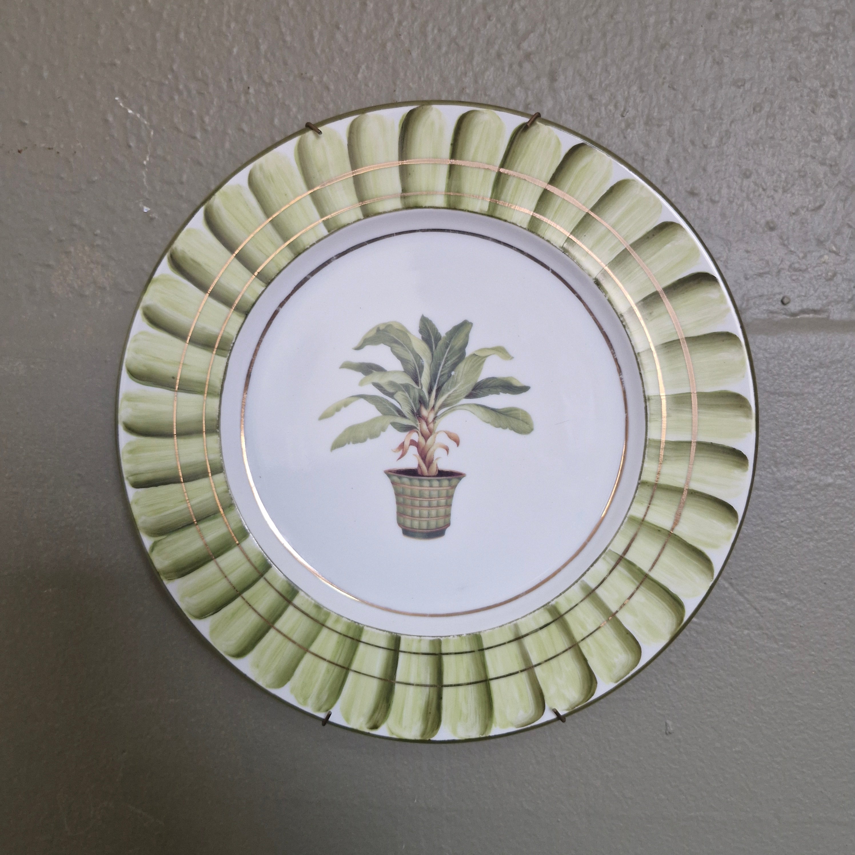 Prato Porcelana Decorativo com pintura de Planta 