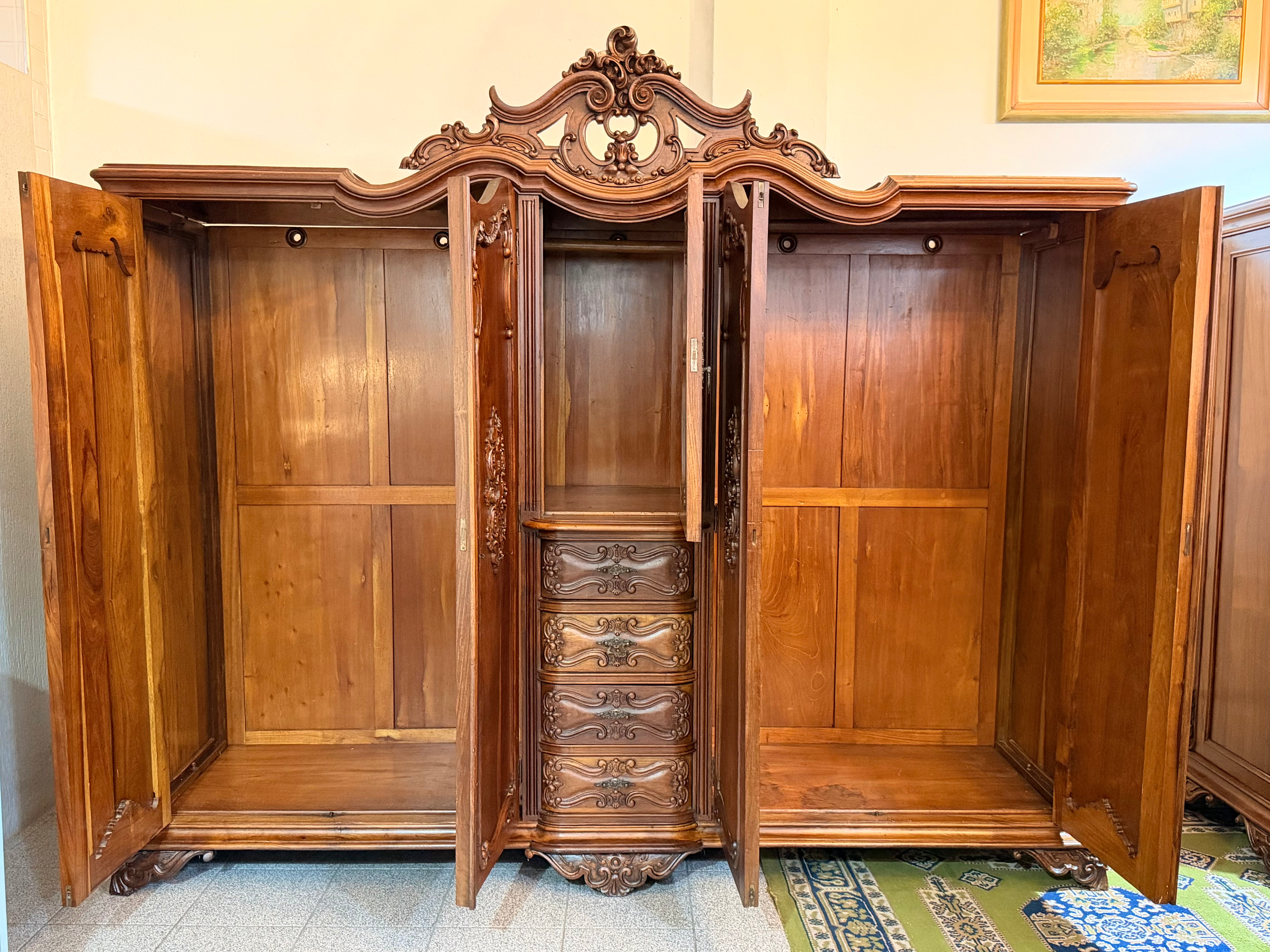 Guarda-roupa de casal em jacarandá maciço