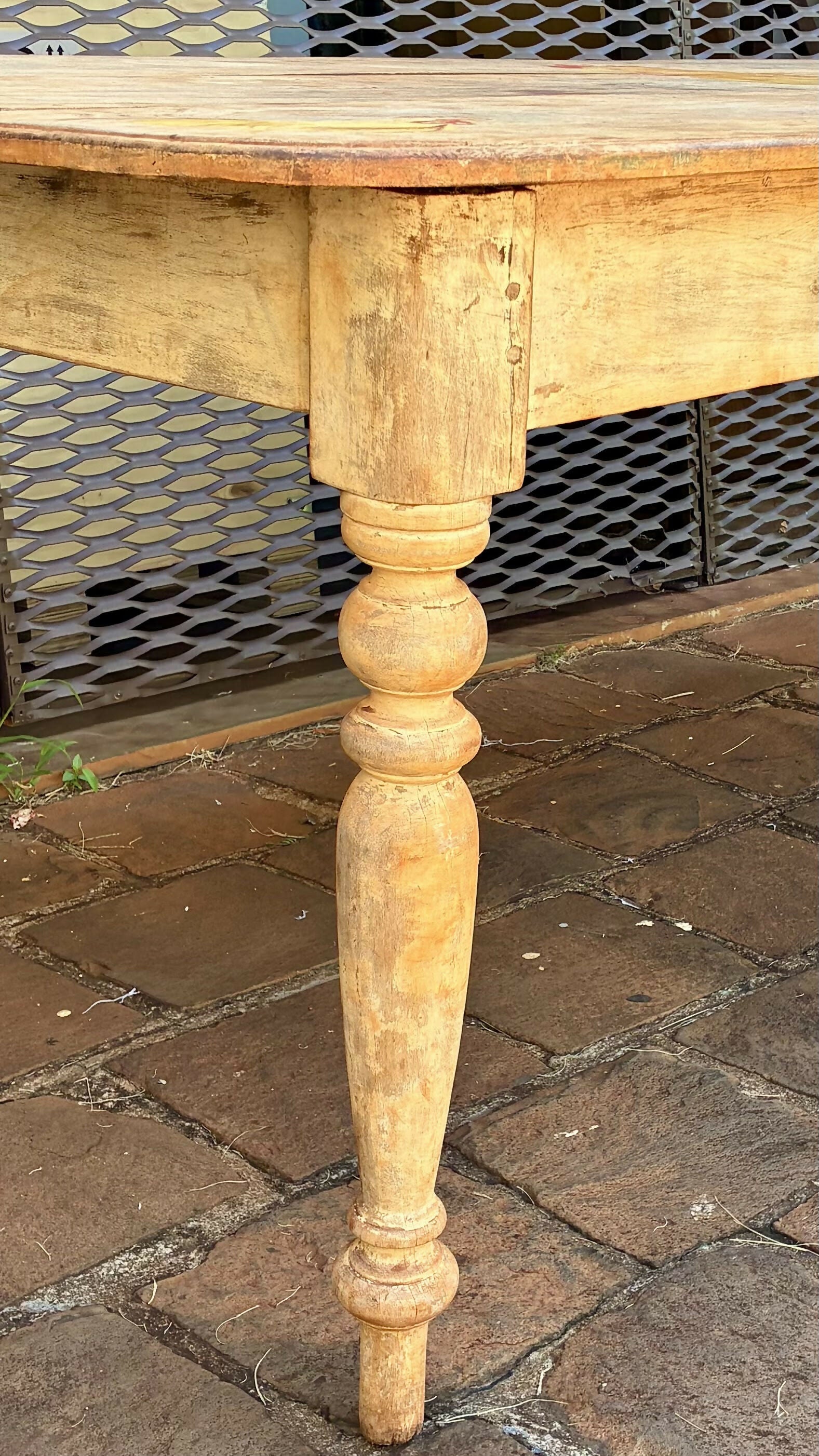 Mesa de Jantar Estilo Império em madeira com pintura de galo