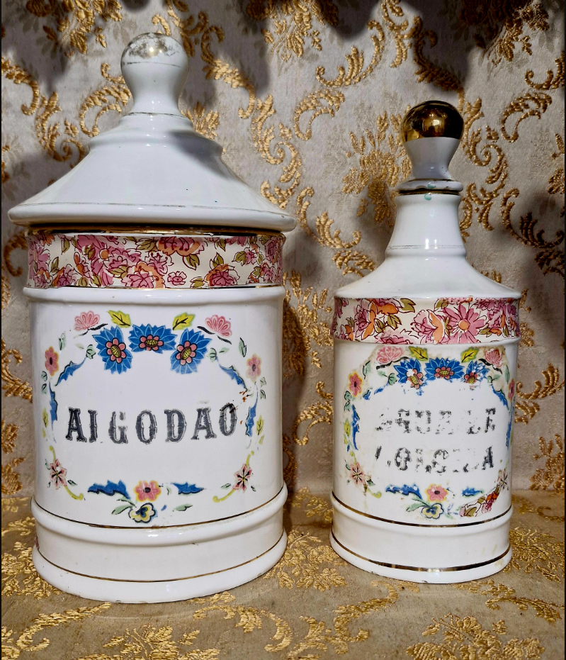 Raro e antigo par de potes de farmácia