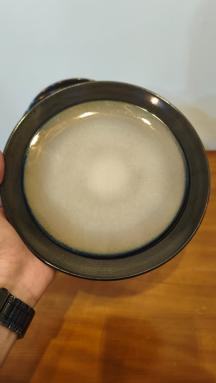 Conjunto de 4 Pratos em Cerâmica Esmaltada – Tons Terrosos