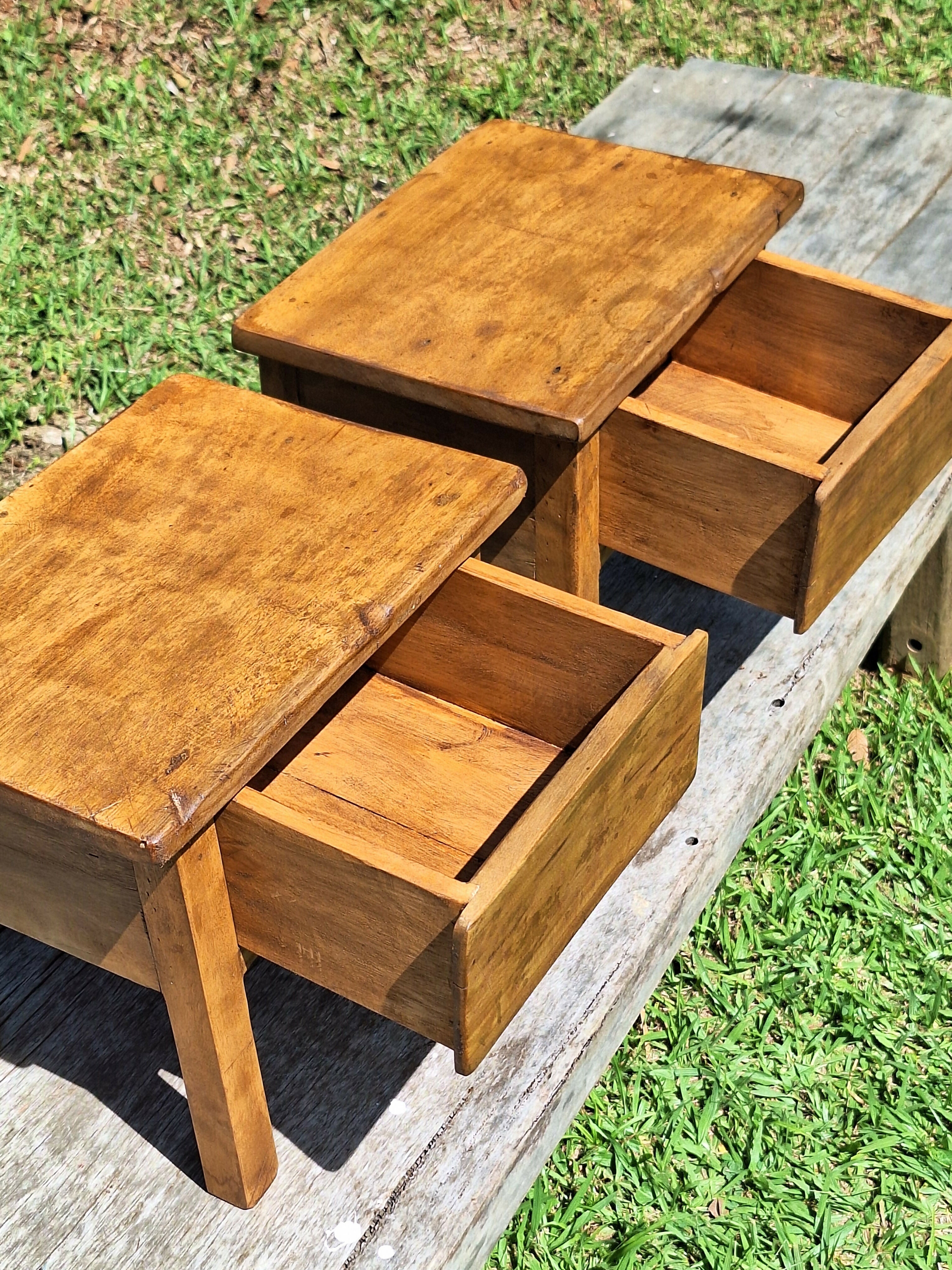 Mesinha/Banquinho Com Gaveta Madeira Maciça Garimpo Mineiro (Valor Unitário)