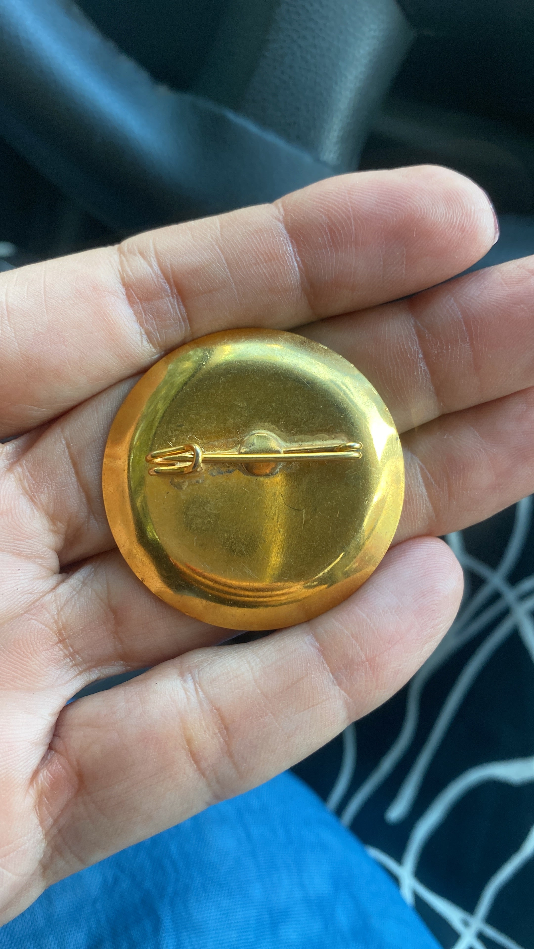 Pequeno Broche militar dourado do Exército Brasileiro