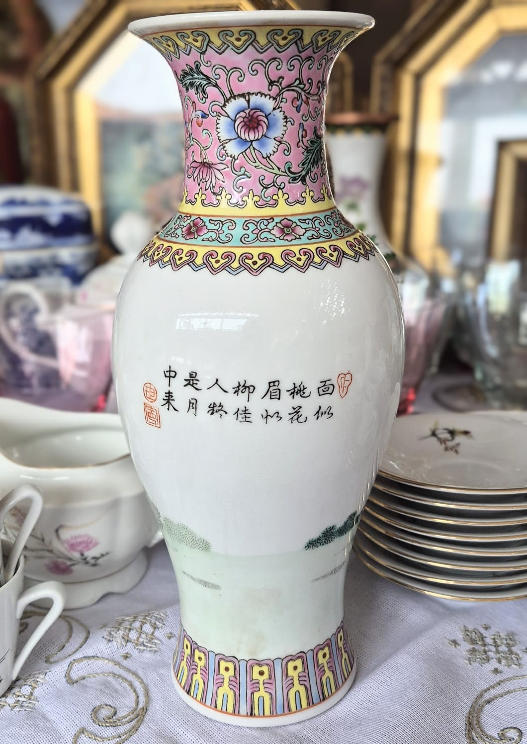  Vaso em porcelana chinesa vintage Família Rosa.  Lindo e impecável.