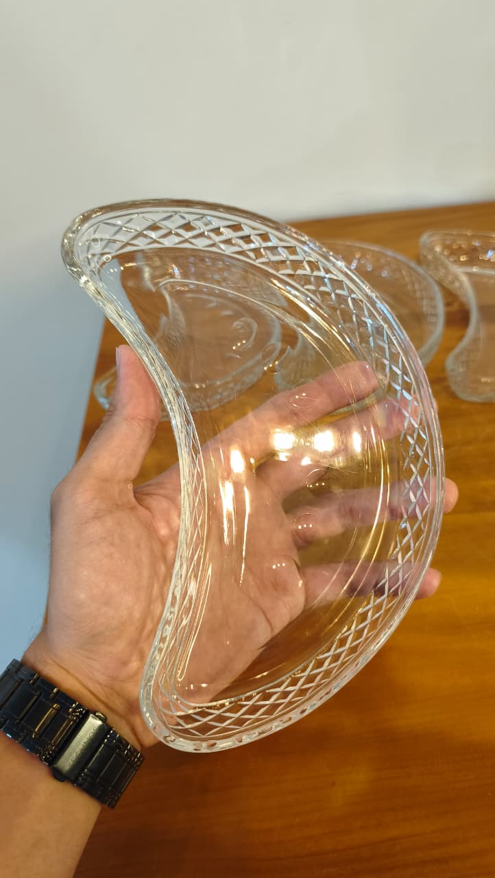Conjunto com 6 petisqueiras em vidro transparente trabalhado formato meia lua | 20 × 10 cm