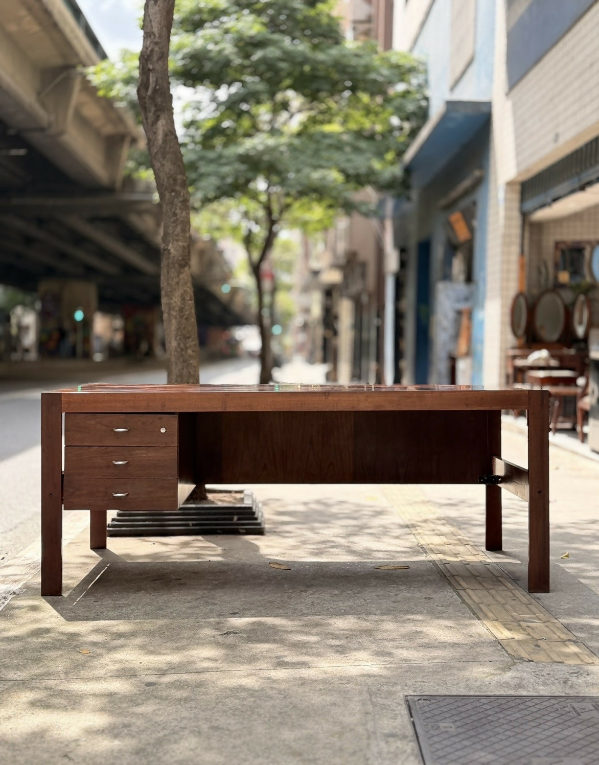 Escrivaninha anos 60, Jacarandá, Mobilinea