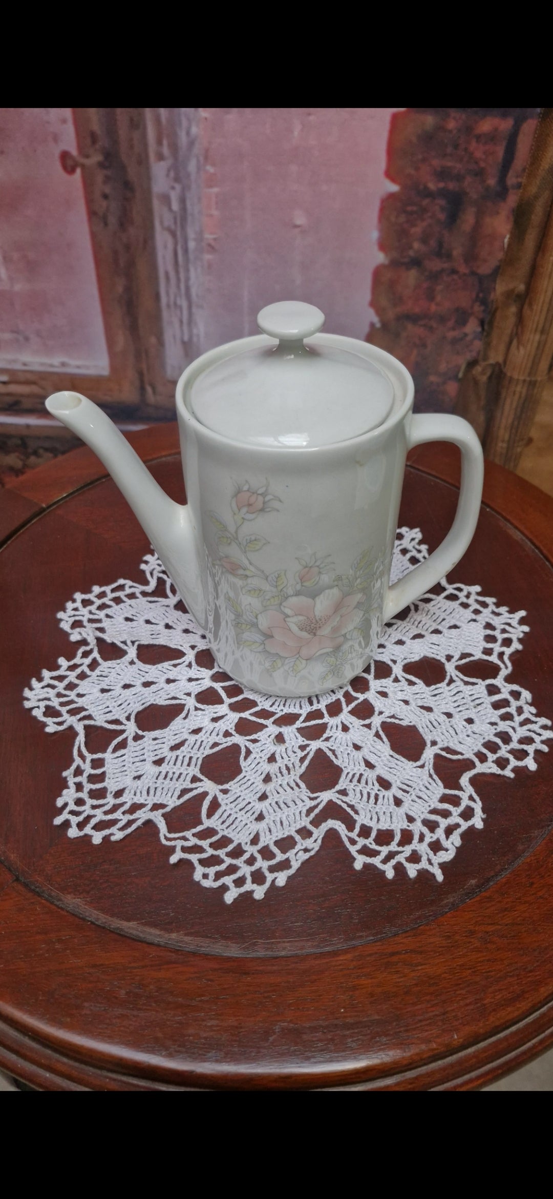 Bule em porcelana Pozzani com policromia floral