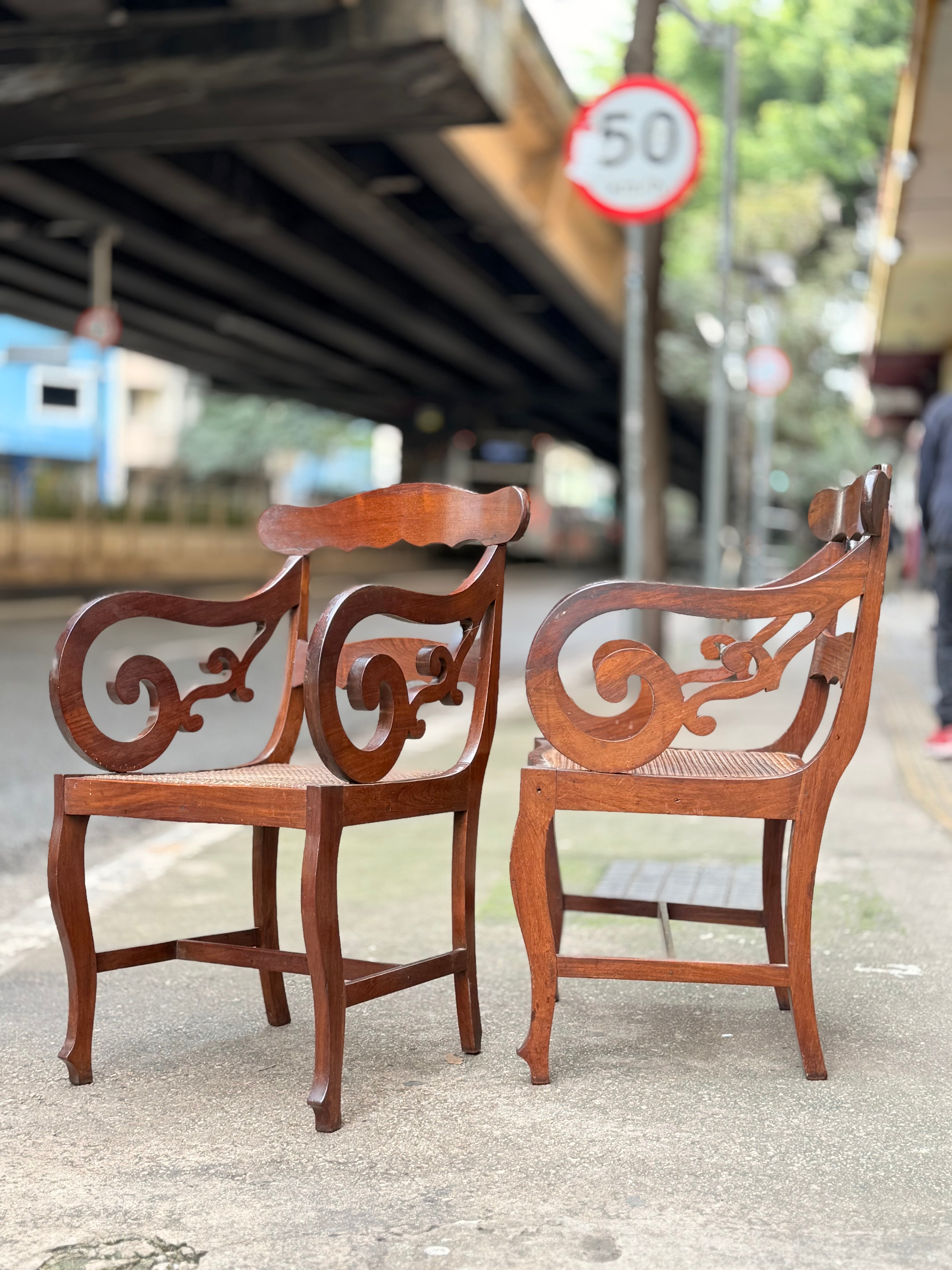 Par de poltronas “Rabo de Macaco”