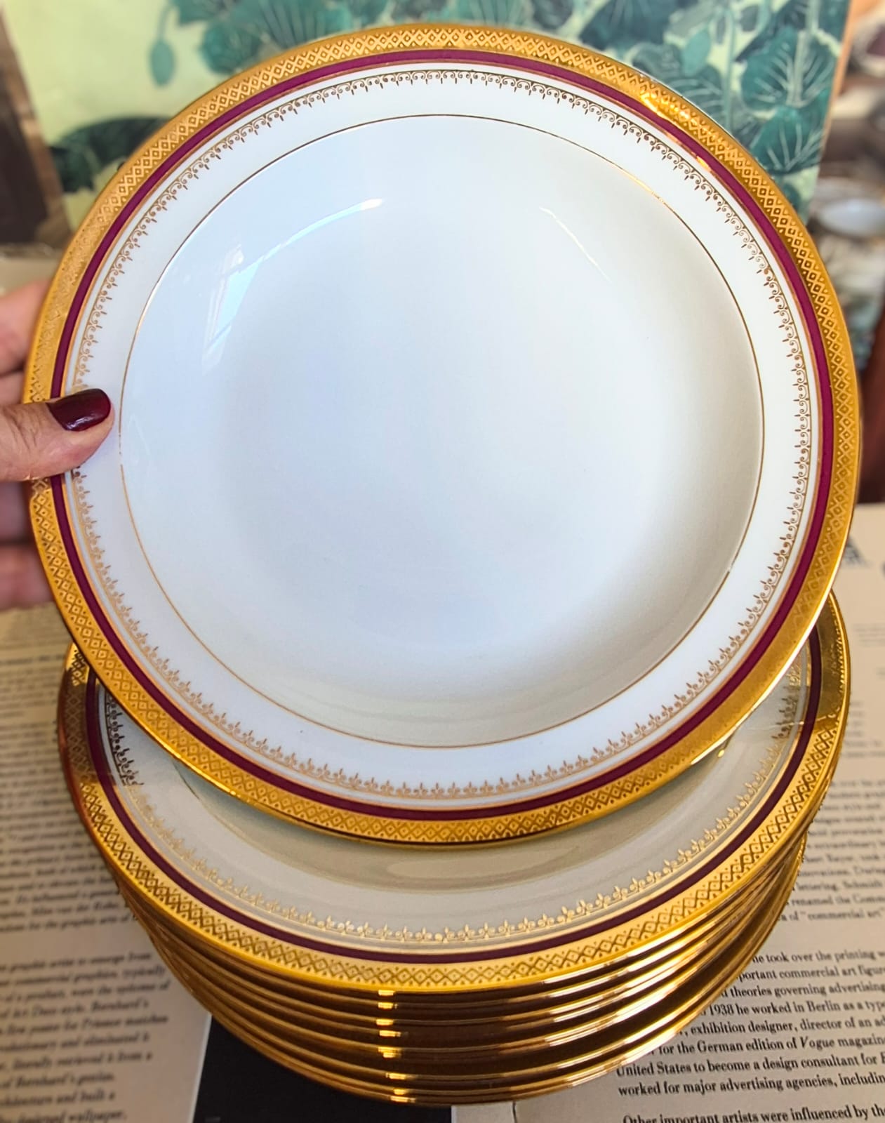 Conjunto em porcelana vintage espetacular francesa Limoges Unic, anos 50, com linda e intacta faixa em ouro 24k incrustado