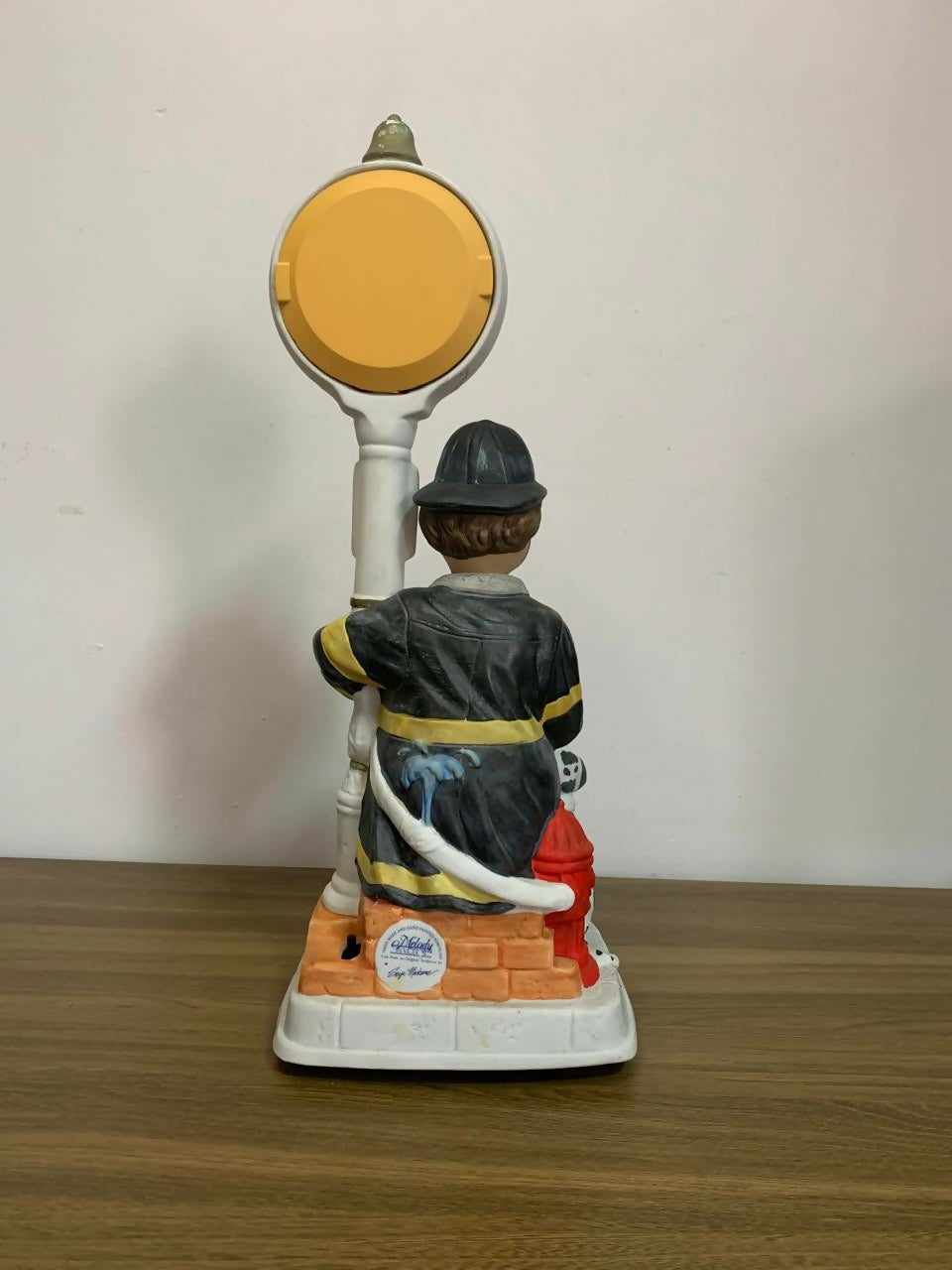Escultura Musical Com Relogio Melody In Motion